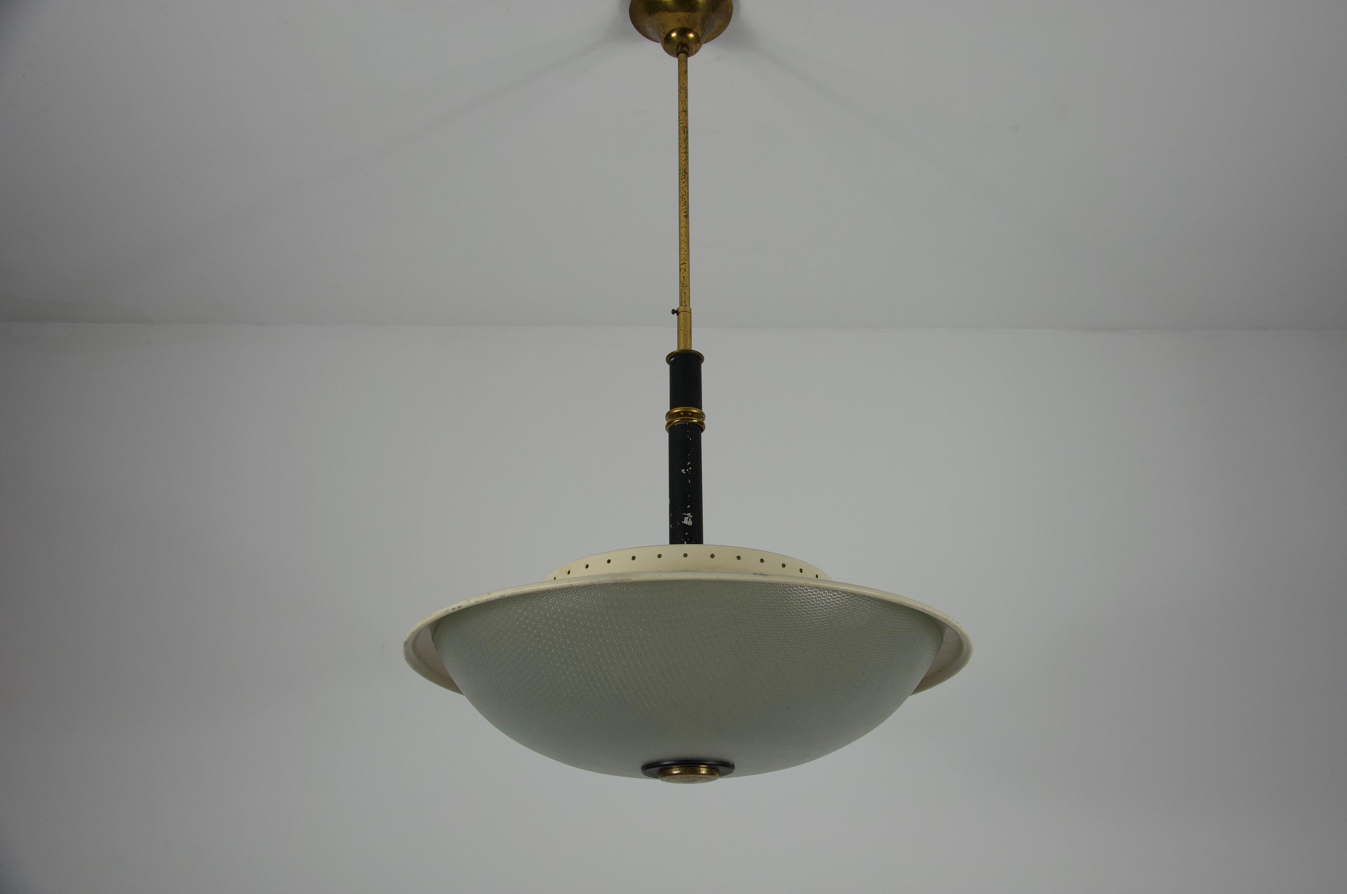 Mid-Century Brass and Glass Ceiling Lamp by Stilnovo, Italy, 1960s In Good Condition For Sale In Hagenbach, DE