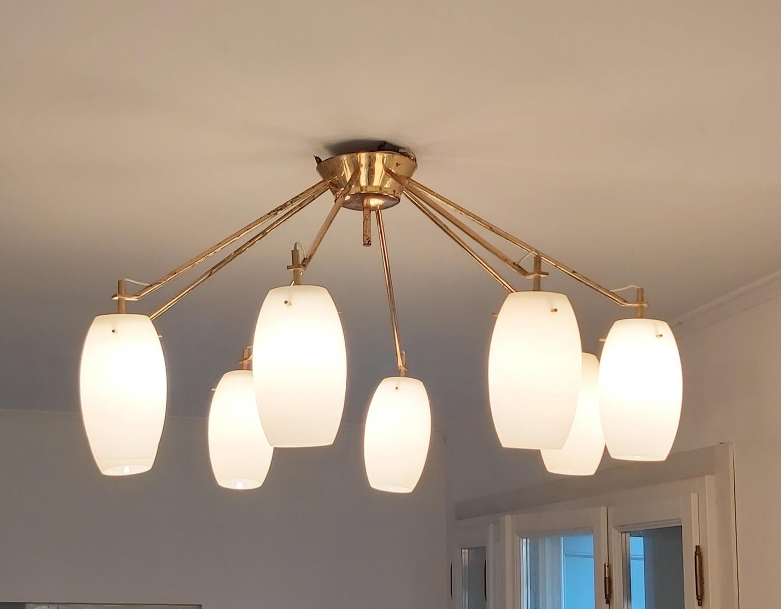 Arredoluce Midcentury Brass and Glass Large Chandelier, Milan 1950s For Sale 5