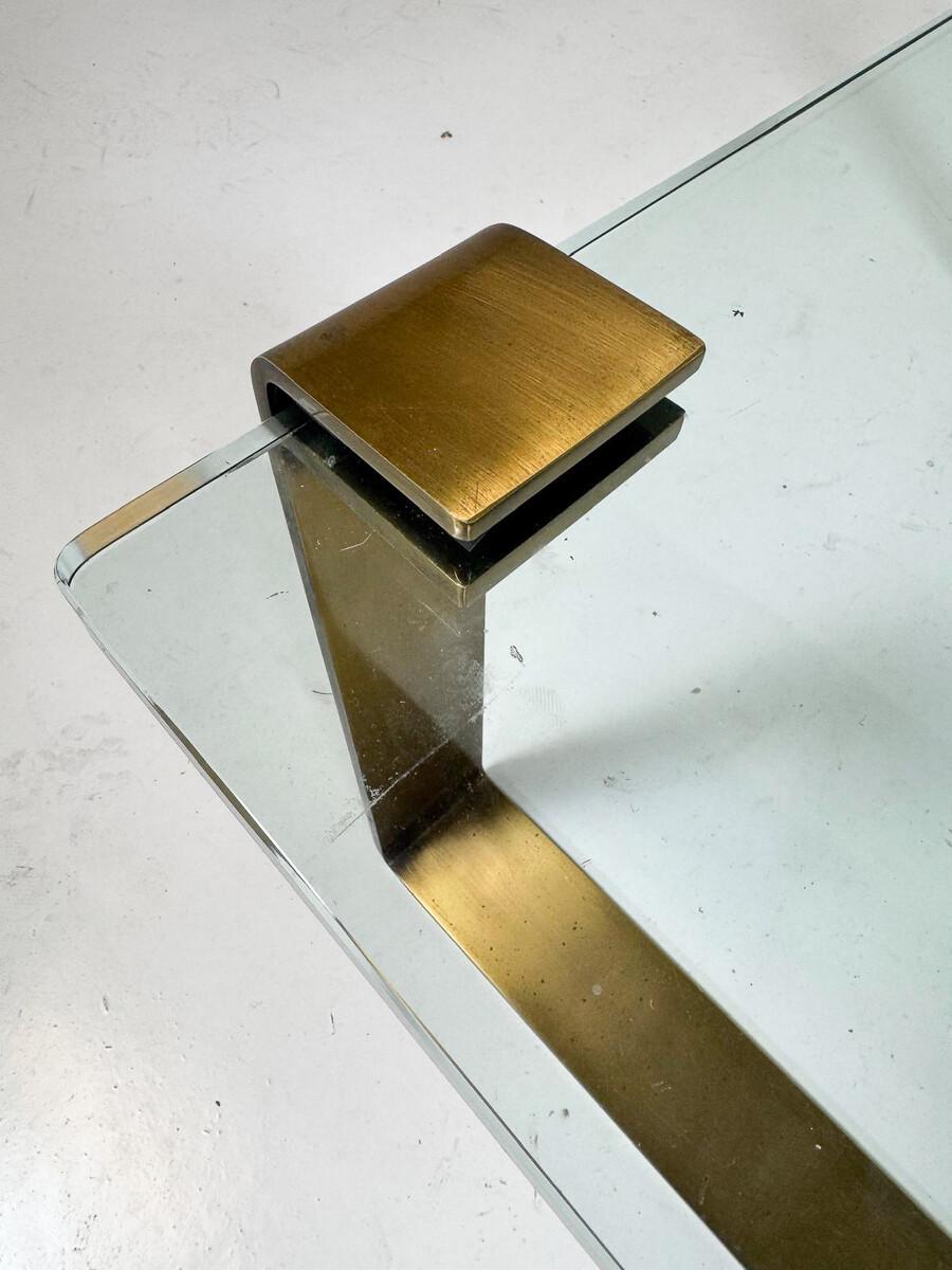 Table basse en laiton et verre du milieu du siècle, Ronald Schmitt, 1970 en vente 2