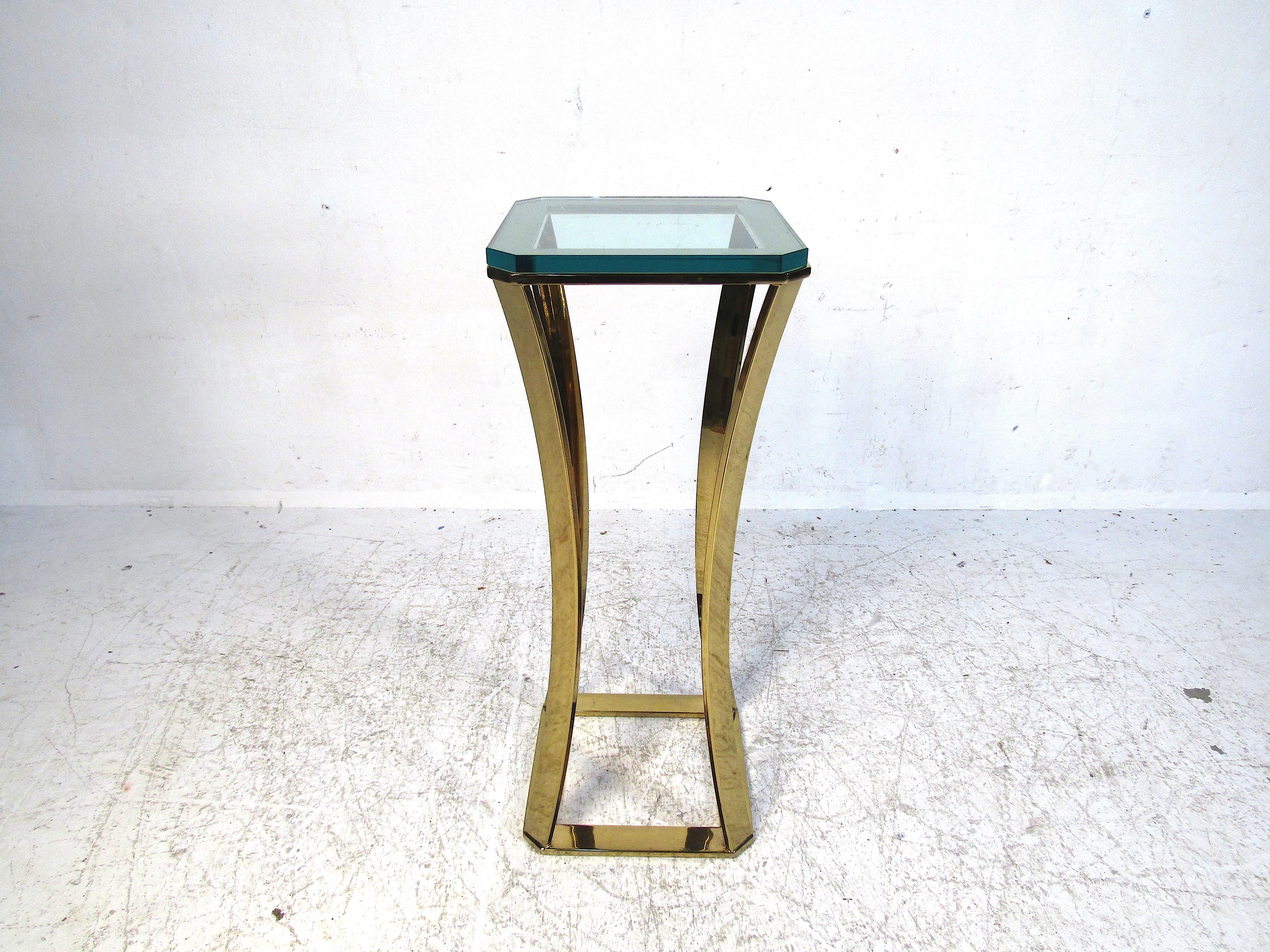 Mid-Century Modern Midcentury Brass and Glass Display Pedestal For Sale
