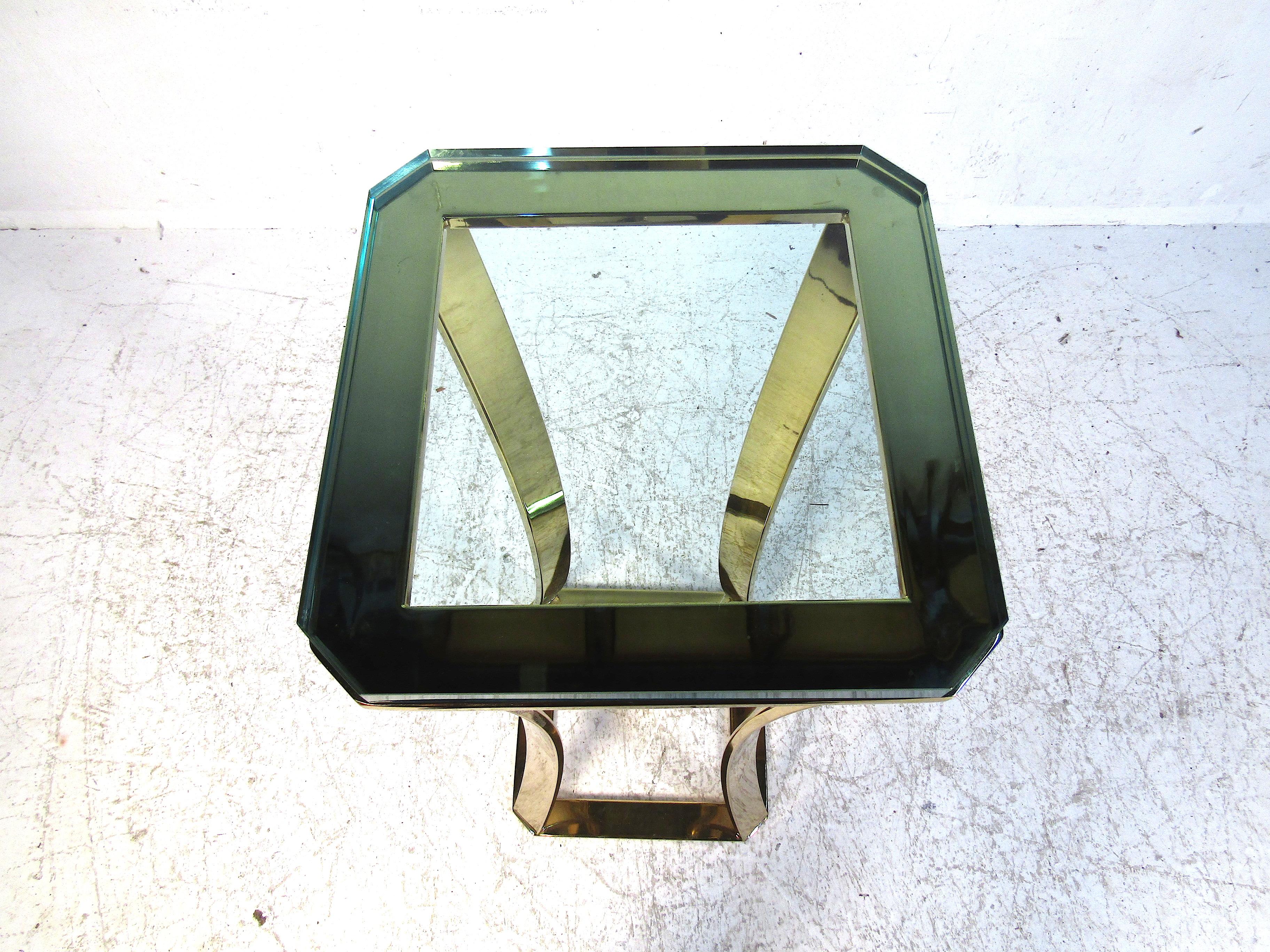 20th Century Midcentury Brass and Glass Display Pedestal For Sale