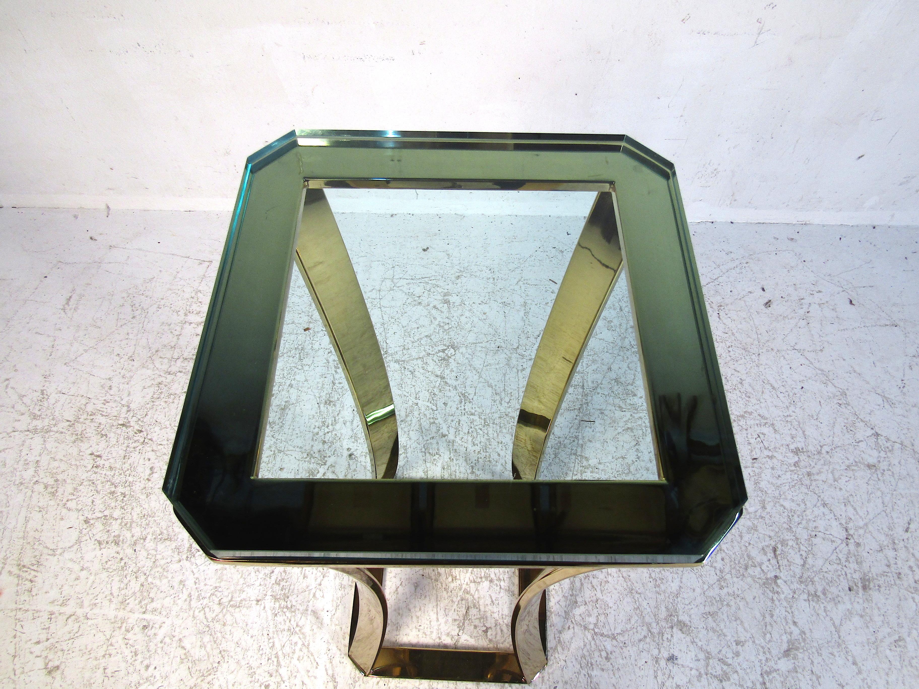 Midcentury Brass and Glass Display Pedestal For Sale 1