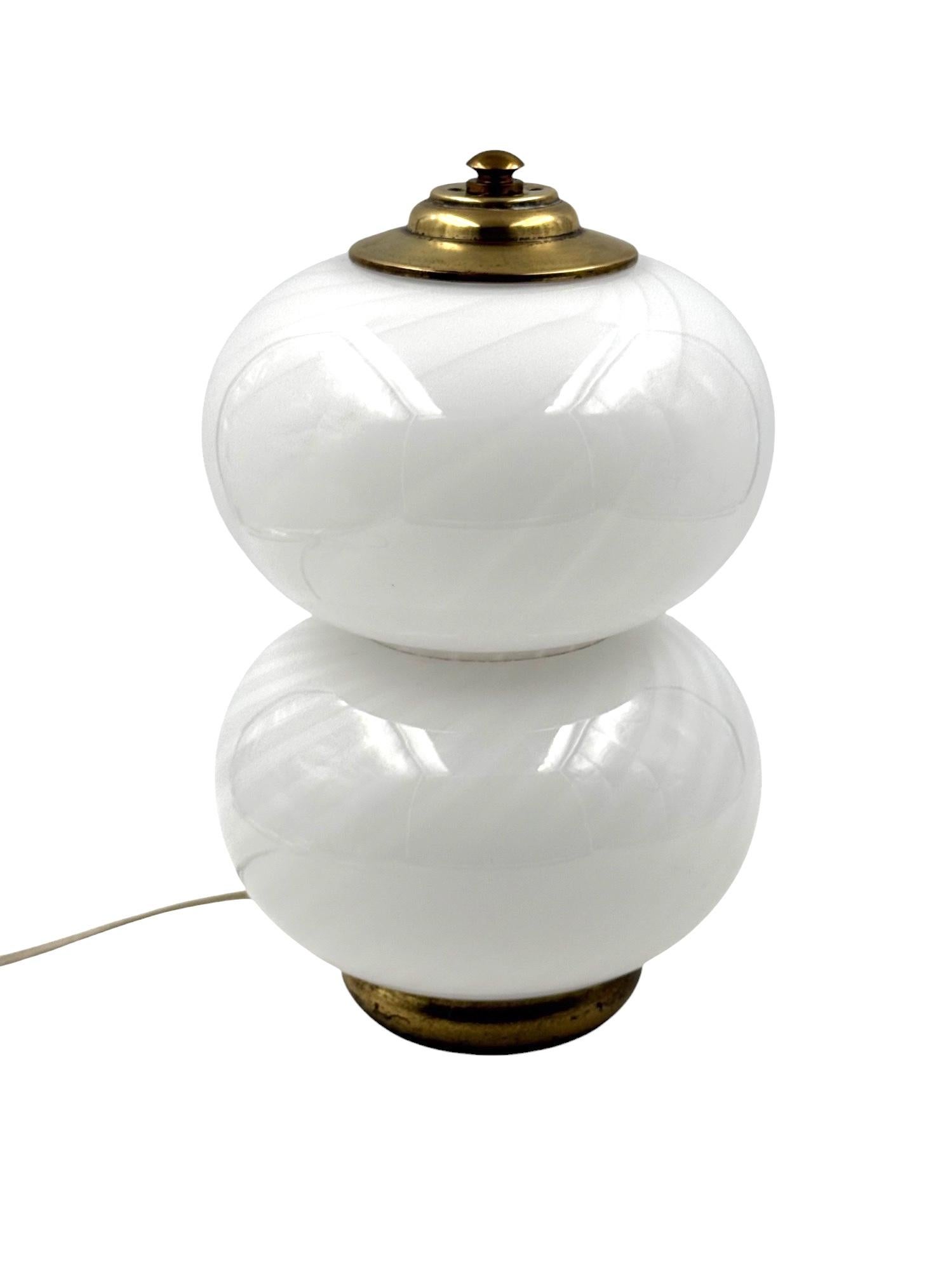 Lampe de table en laiton et verre du milieu du siècle, Gielle Italie, 1970 en vente 4