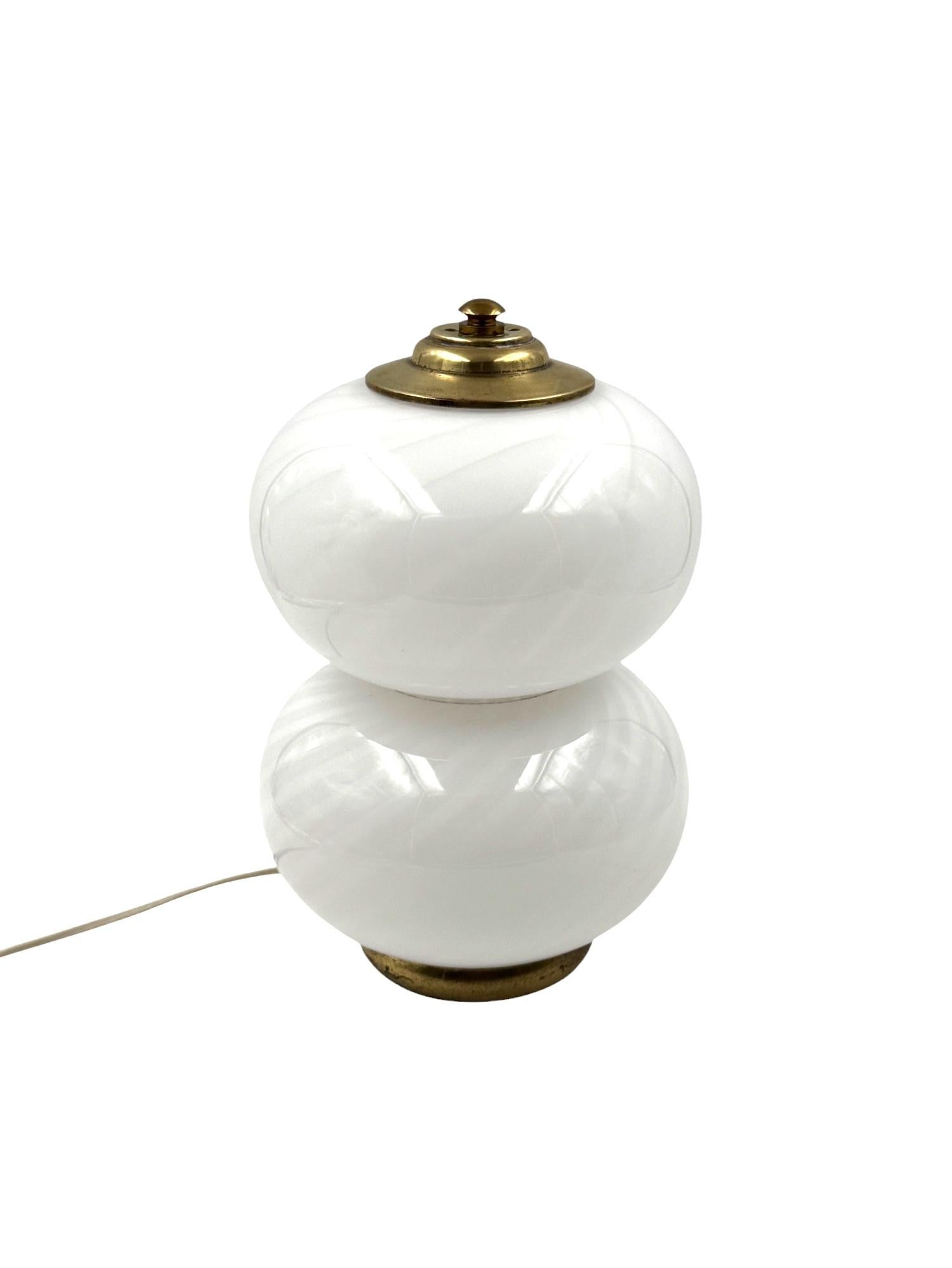 Lampe de table en laiton et verre du milieu du siècle, Gielle Italie, 1970 en vente 1