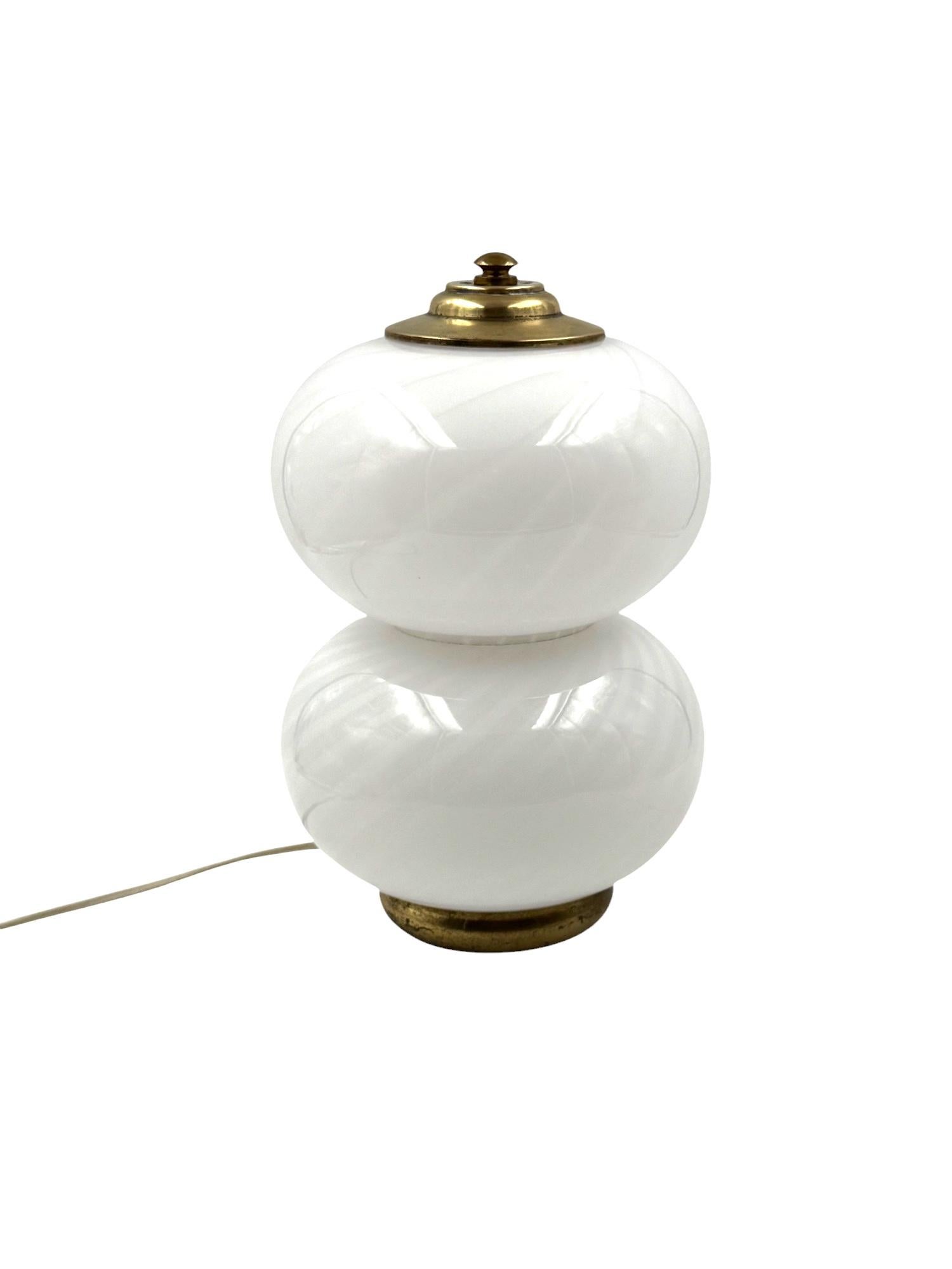 Lampe de table en laiton et verre du milieu du siècle, Gielle Italie, 1970 en vente 2