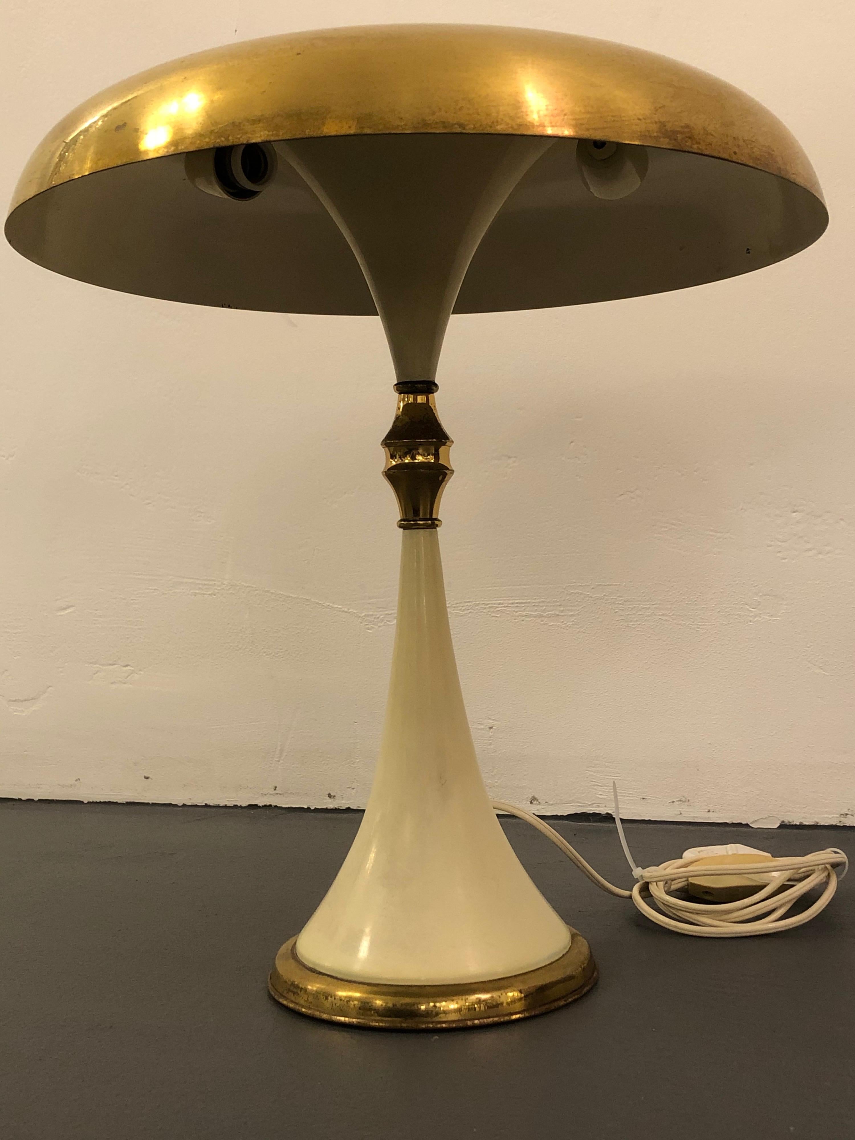 Mid-Century Modern Midcentury Brass and Lacquer Table Lamp by Oscar Torlasco for Lumi, 1950s For Sale