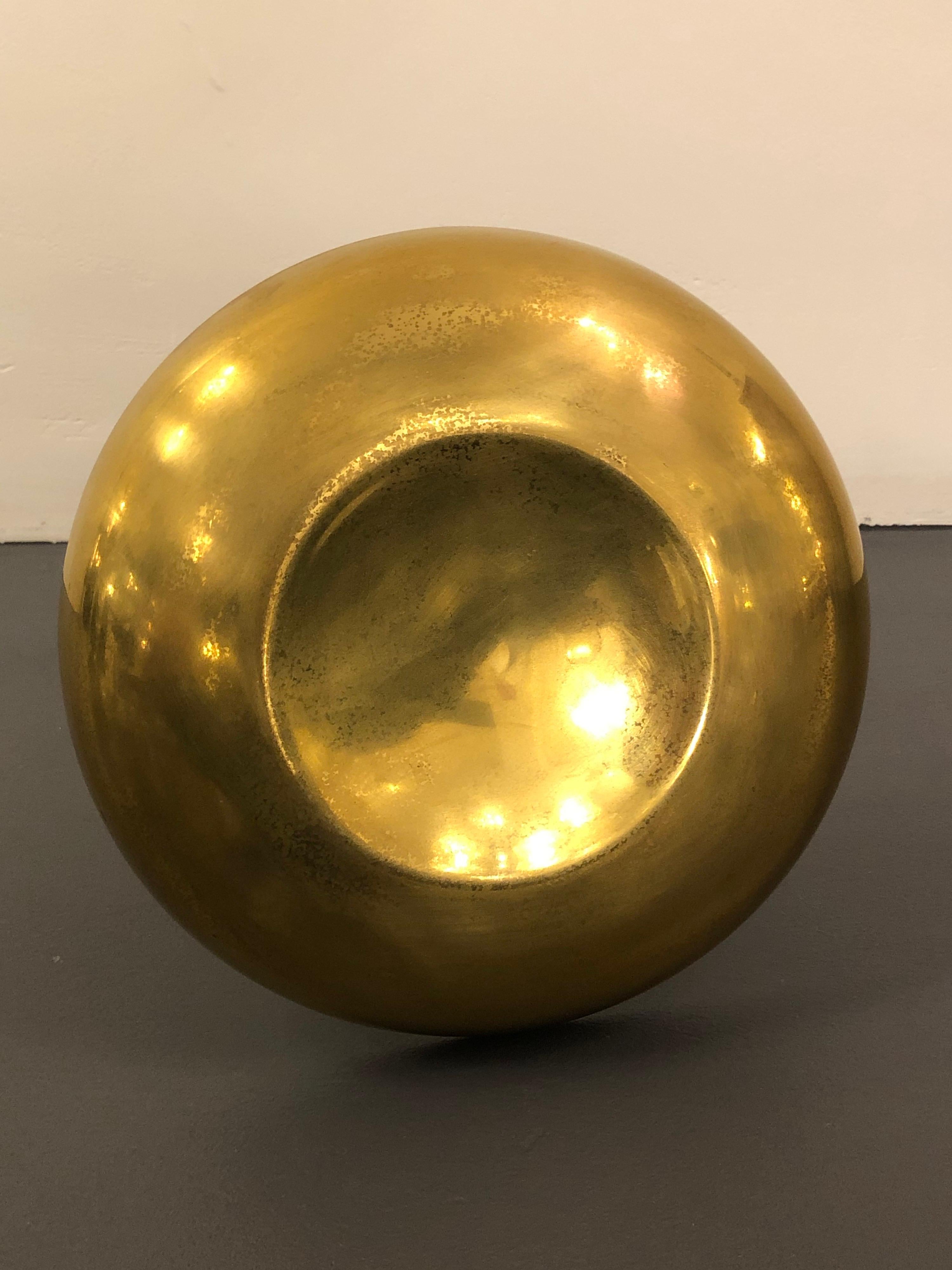 Italian Midcentury Brass and Lacquer Table Lamp by Oscar Torlasco for Lumi, 1950s For Sale