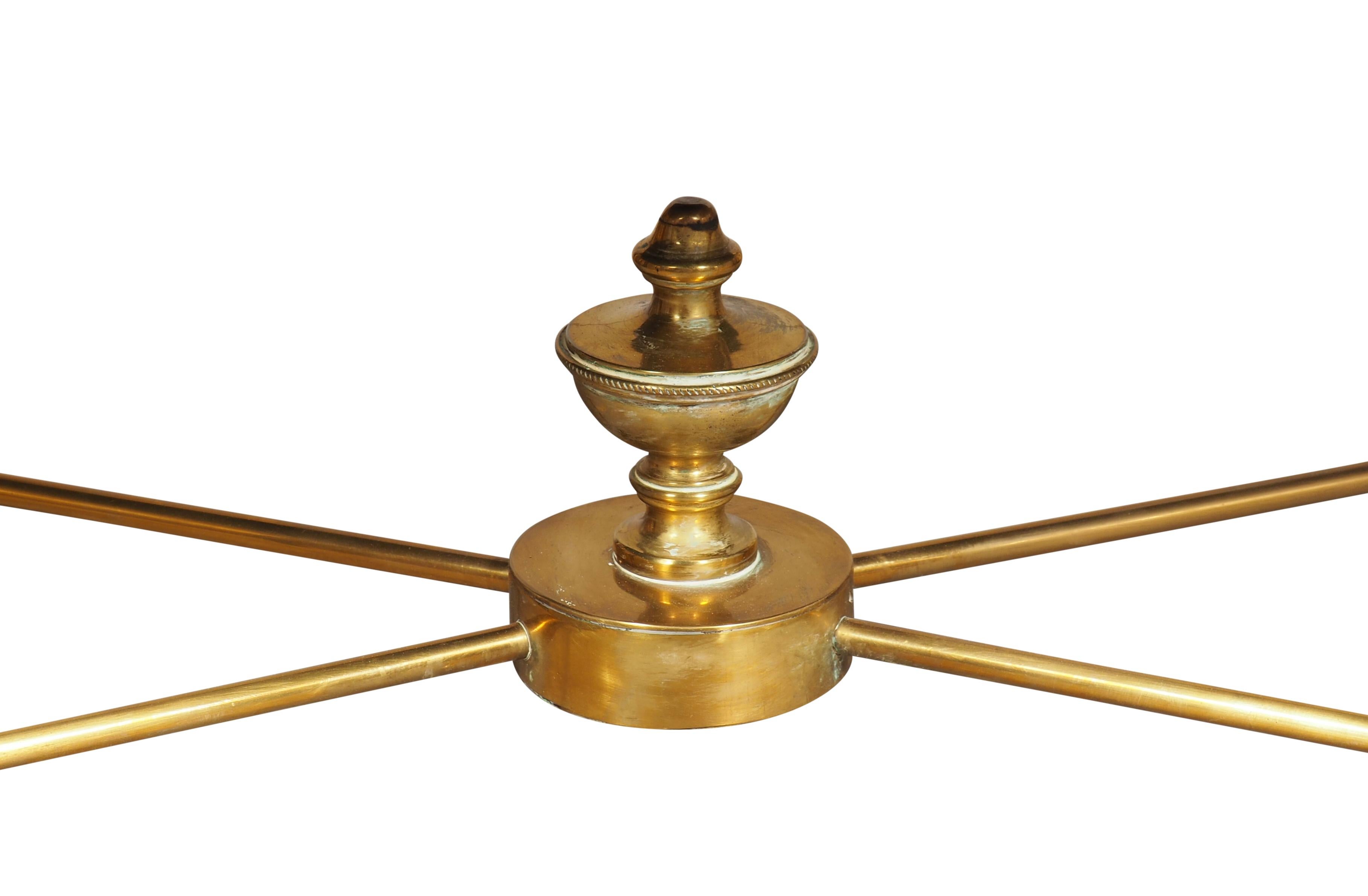 Table basse en laiton et cuir du milieu du siècle en vente 5
