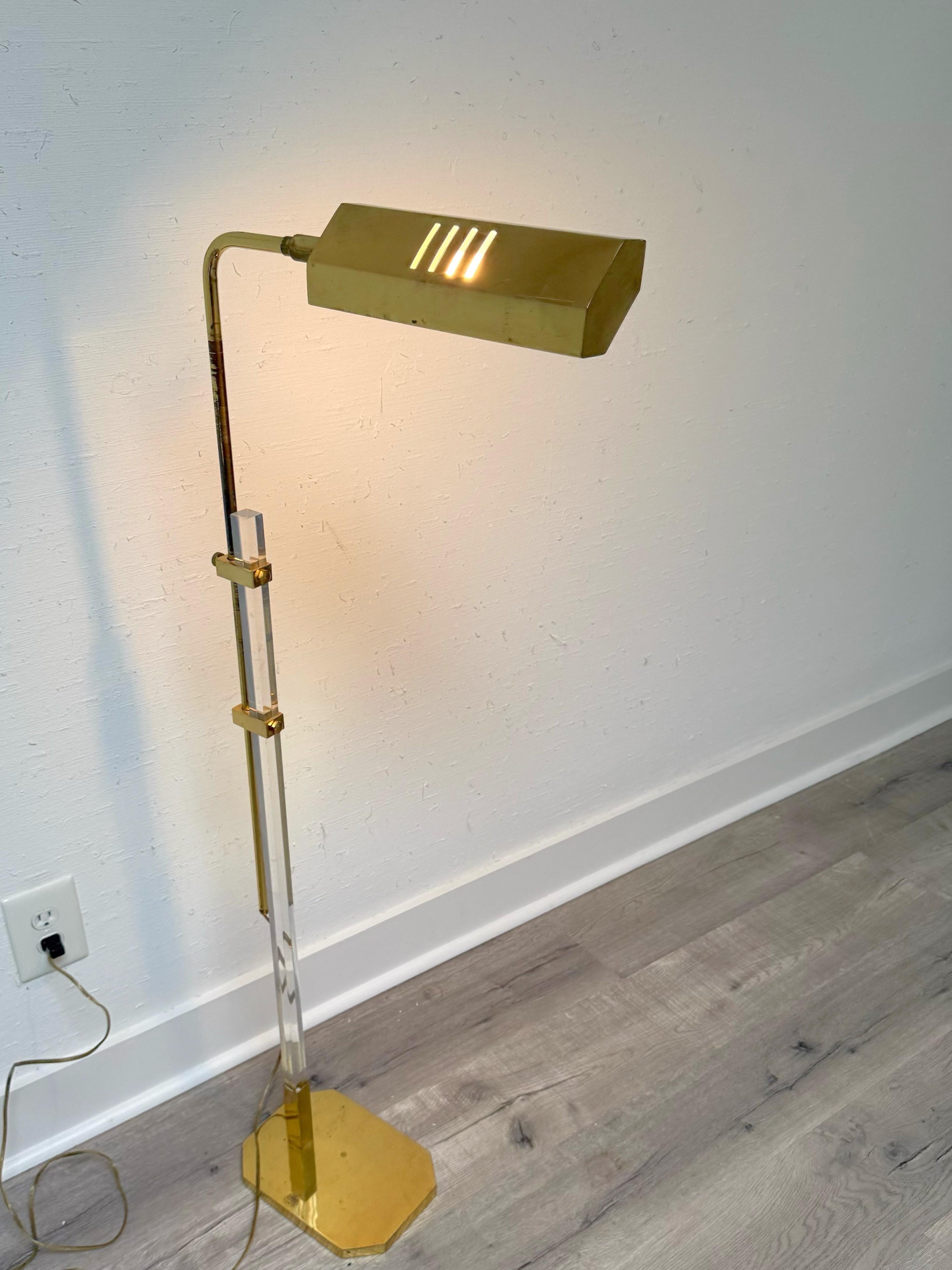 Mid-Century Brass and Lucite Bauer Pharmacy Floor Lamp For Sale 4