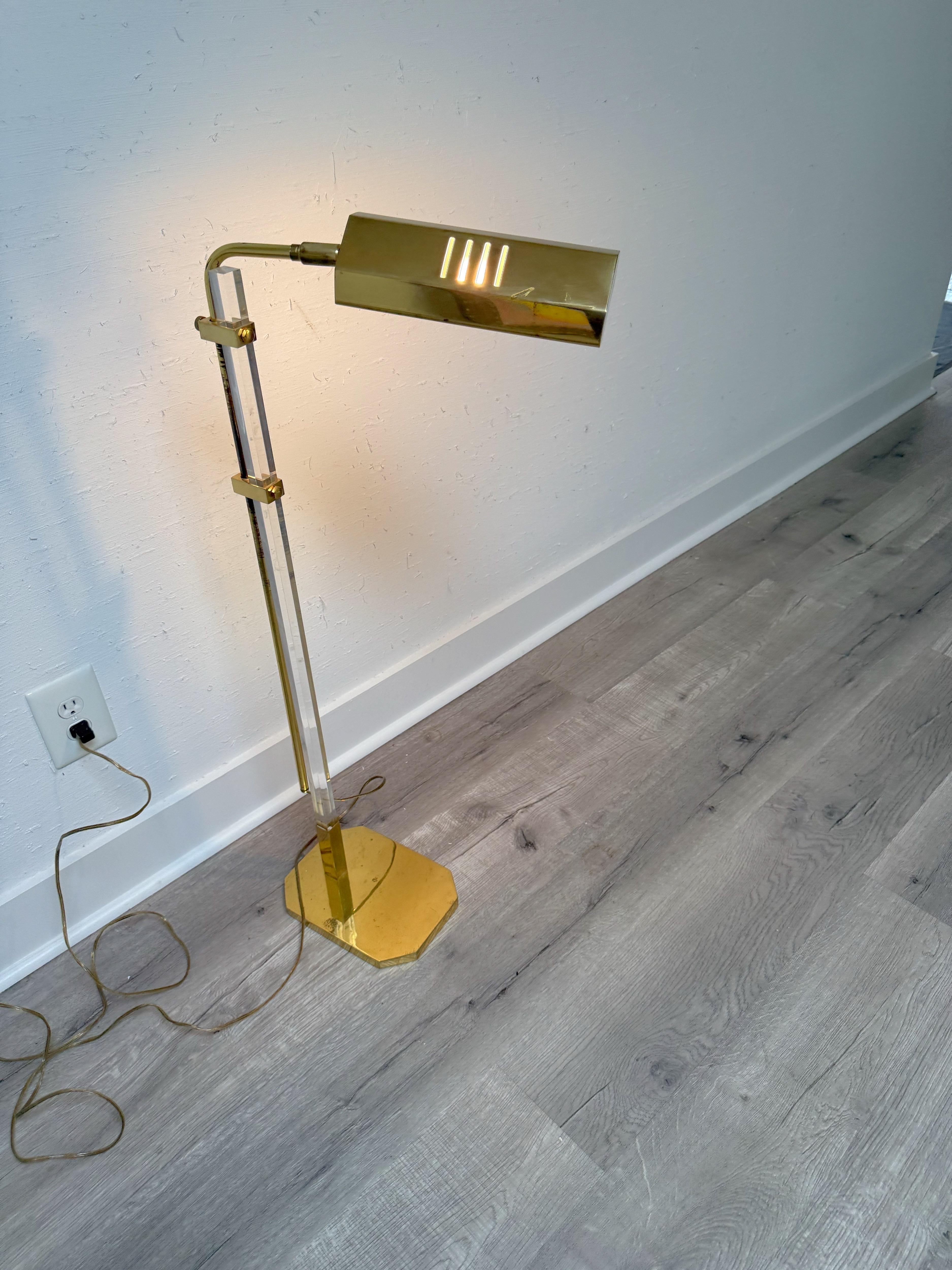 Hollywood Regency Mid-Century Brass and Lucite Bauer Pharmacy Floor Lamp For Sale