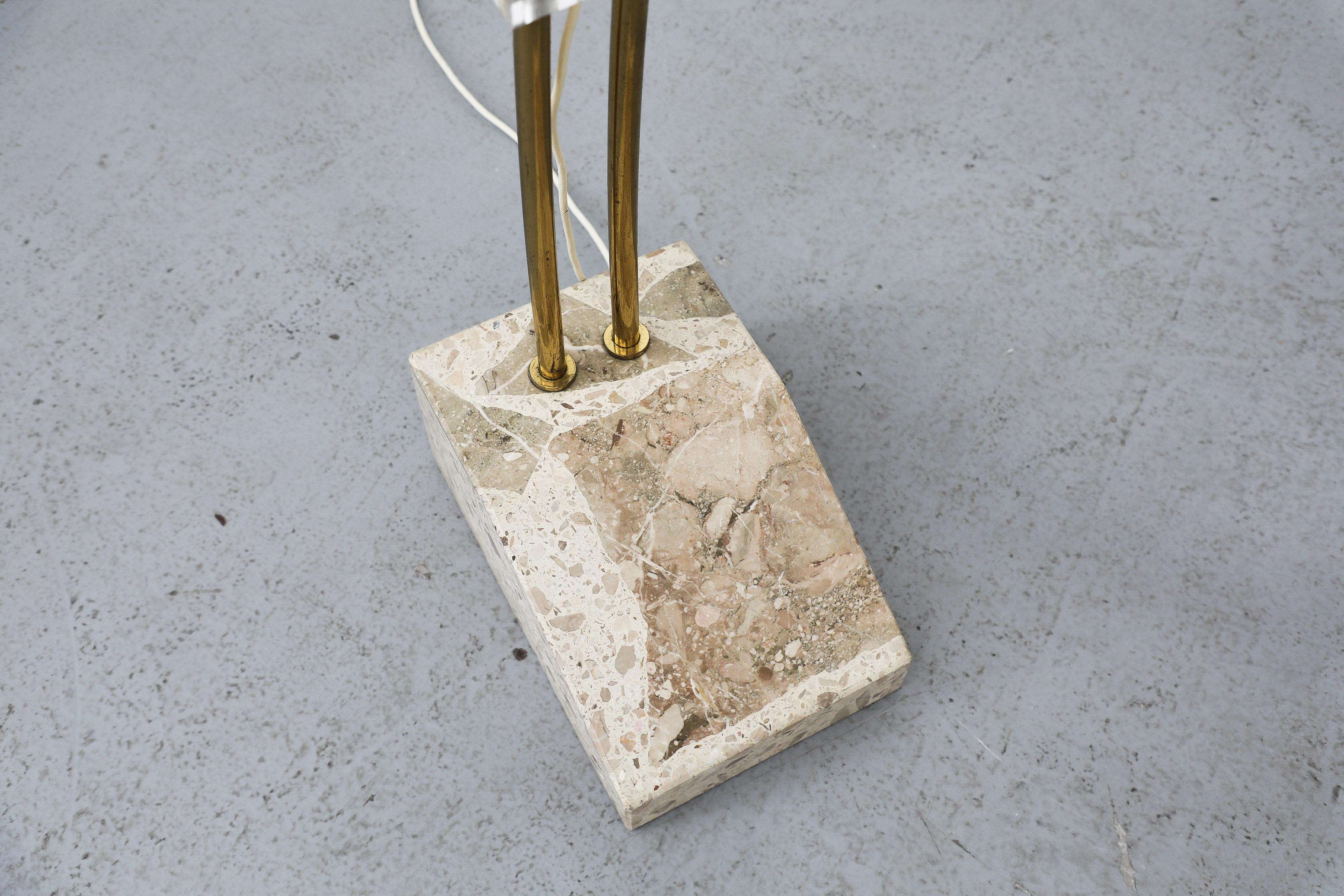 Lampada ad arco in ottone e marmo di metà secolo con paralume a bozzolo in vendita 9