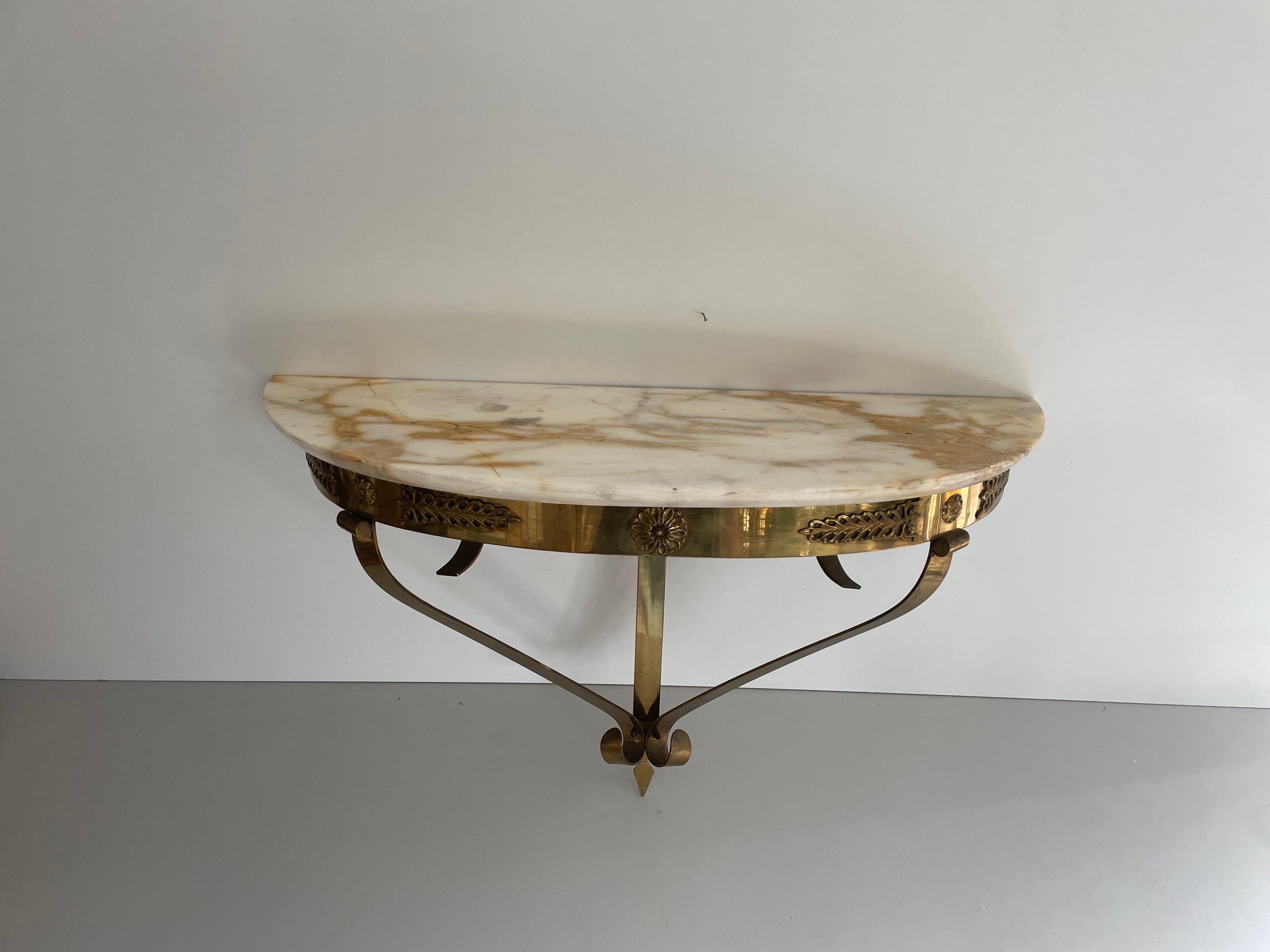 Mid-Century Brass and Marble Top Floating Wall Console Table, 1950s, Italy In Good Condition For Sale In Hagenbach, DE