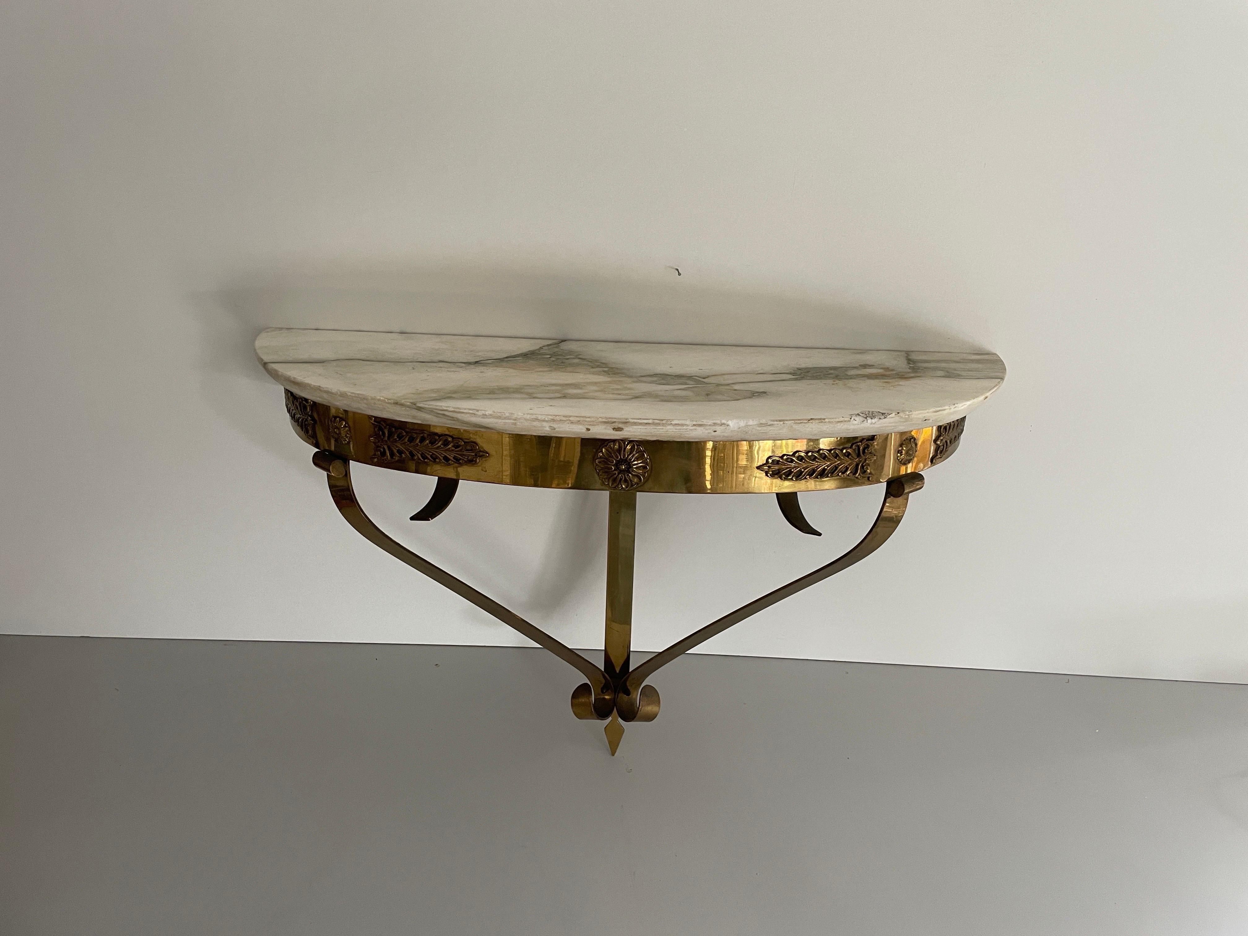 Consola de pared flotante de mediados de siglo, latón y tapa de mármol, años 50, Italia mediados del siglo XX en venta