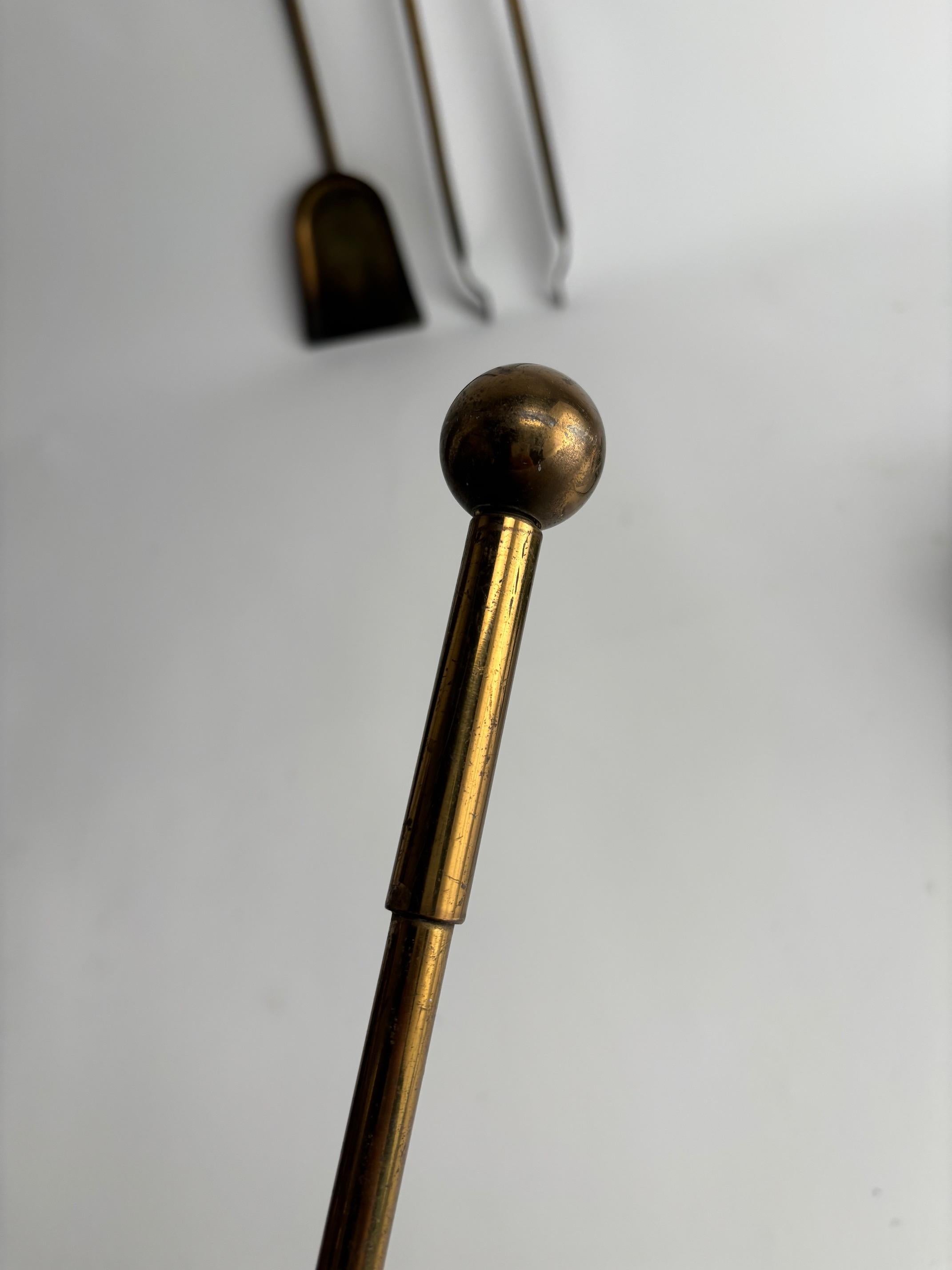 Androni di metà secolo in ottone e metallo, Italia, anni '50 in vendita 2