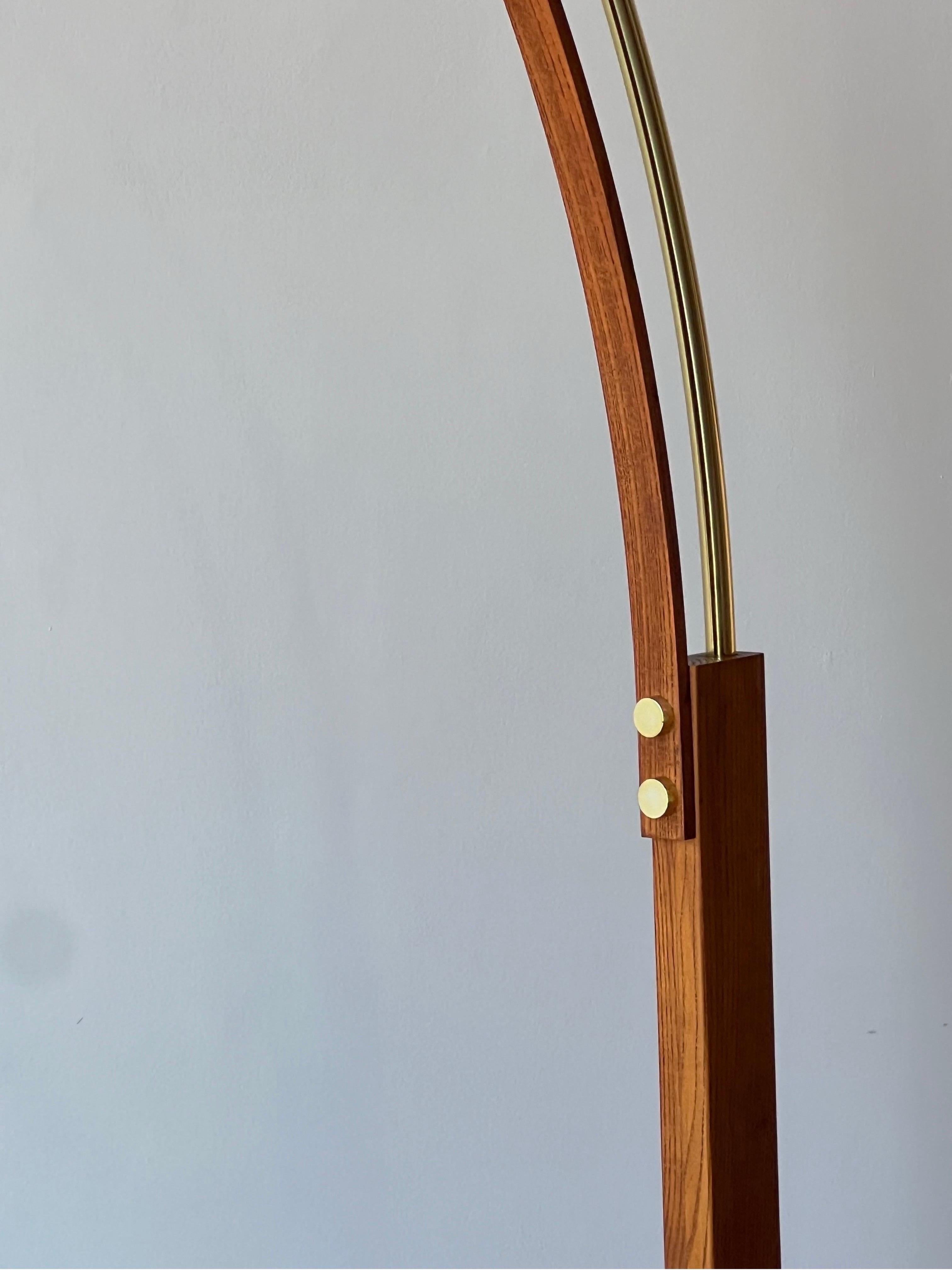 Mid-Century Brass and Oak Arc Lamp by Nova of California In Good Condition In Raleigh, NC