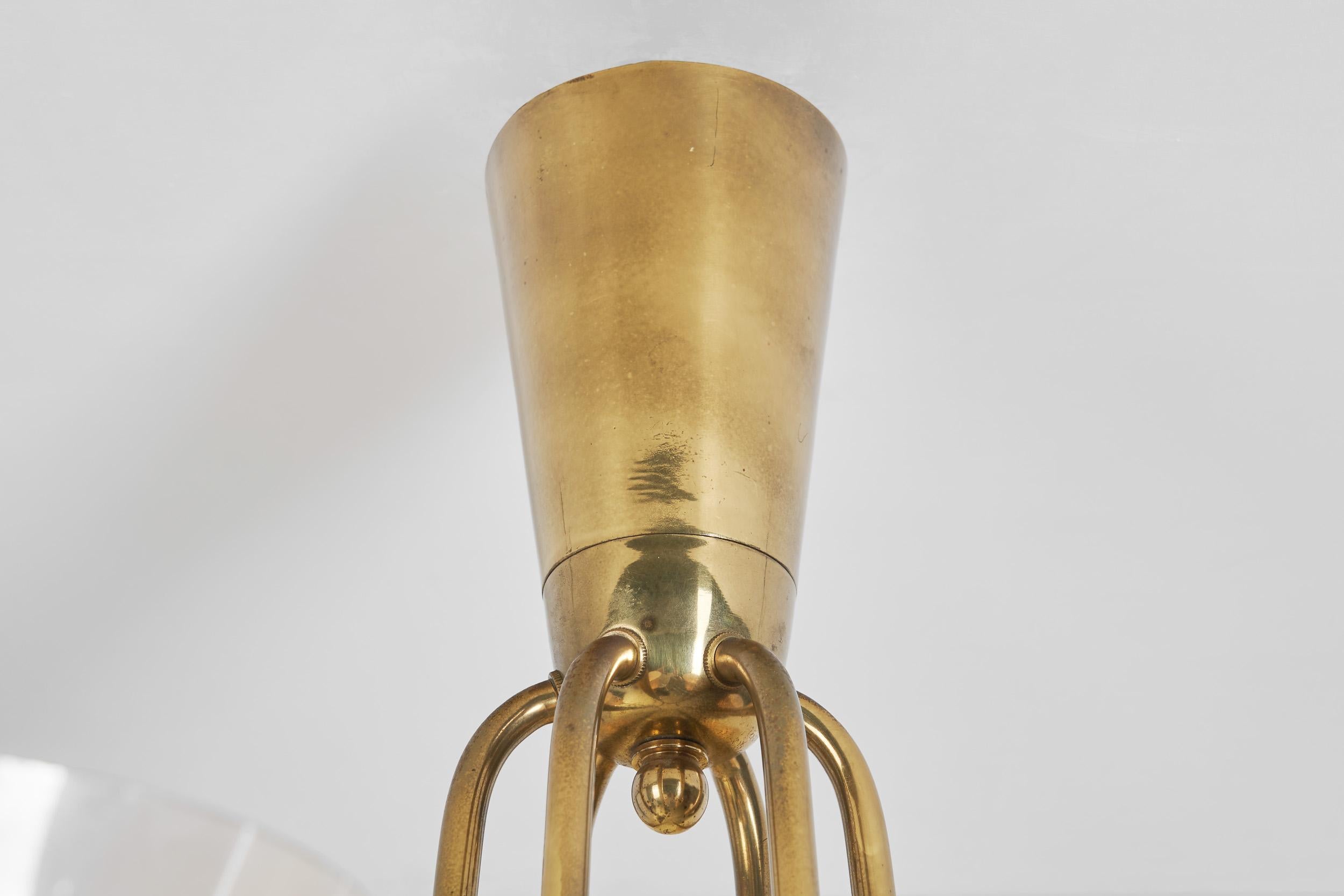 Mid-Century Brass and Opal 'ER 68/6' Chandelier for Itsu, Finland ca 1950s For Sale 11
