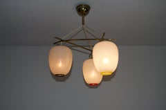 Lámpara de techo en cascada de latón y cristal opalino de mediados de siglo, Alemania, años 60