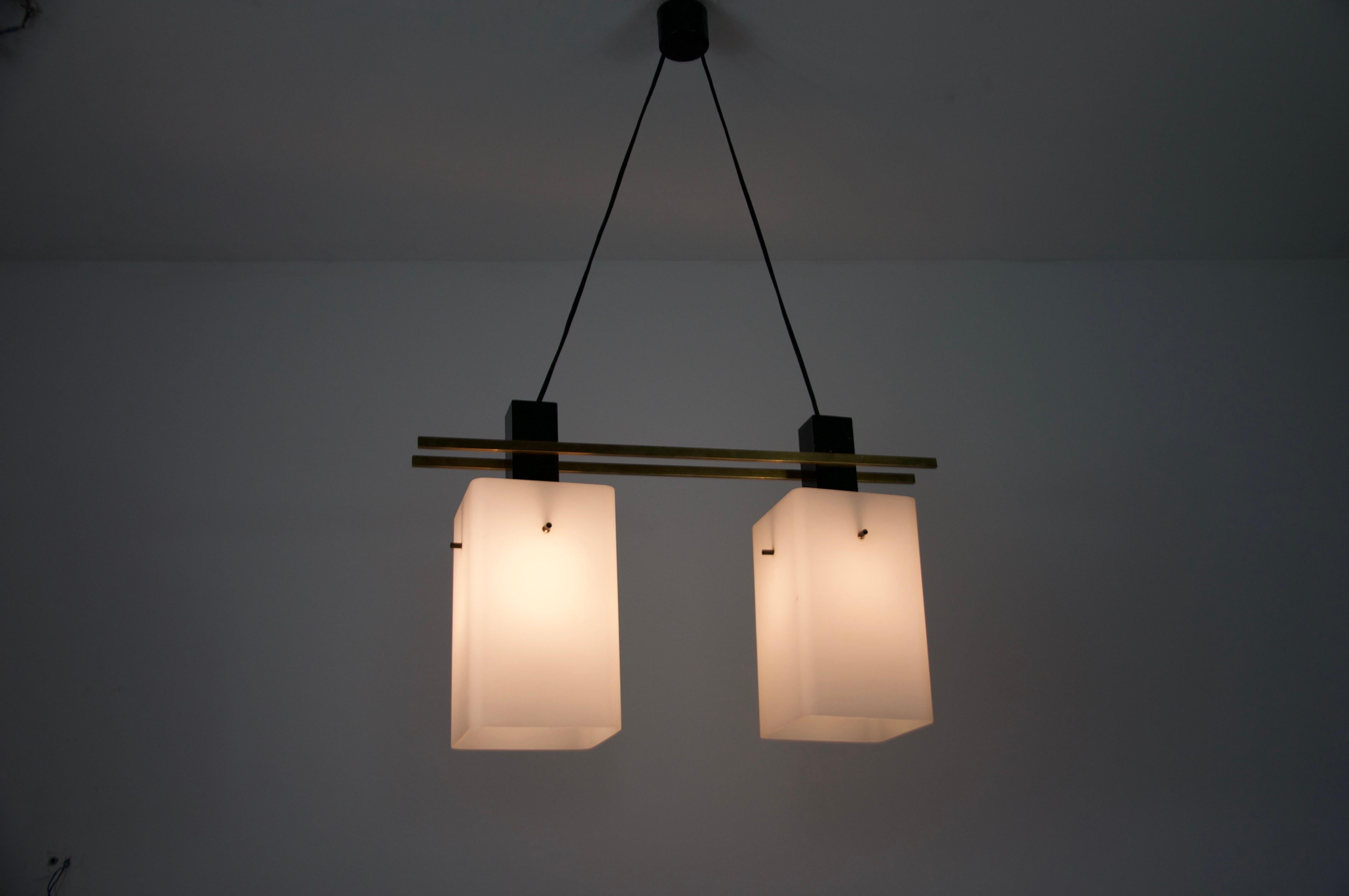 Deckenleuchte aus Messing und Opalglas aus der Mitte des Jahrhunderts von Stilnovo, Italien, 1960er Jahre im Angebot 4