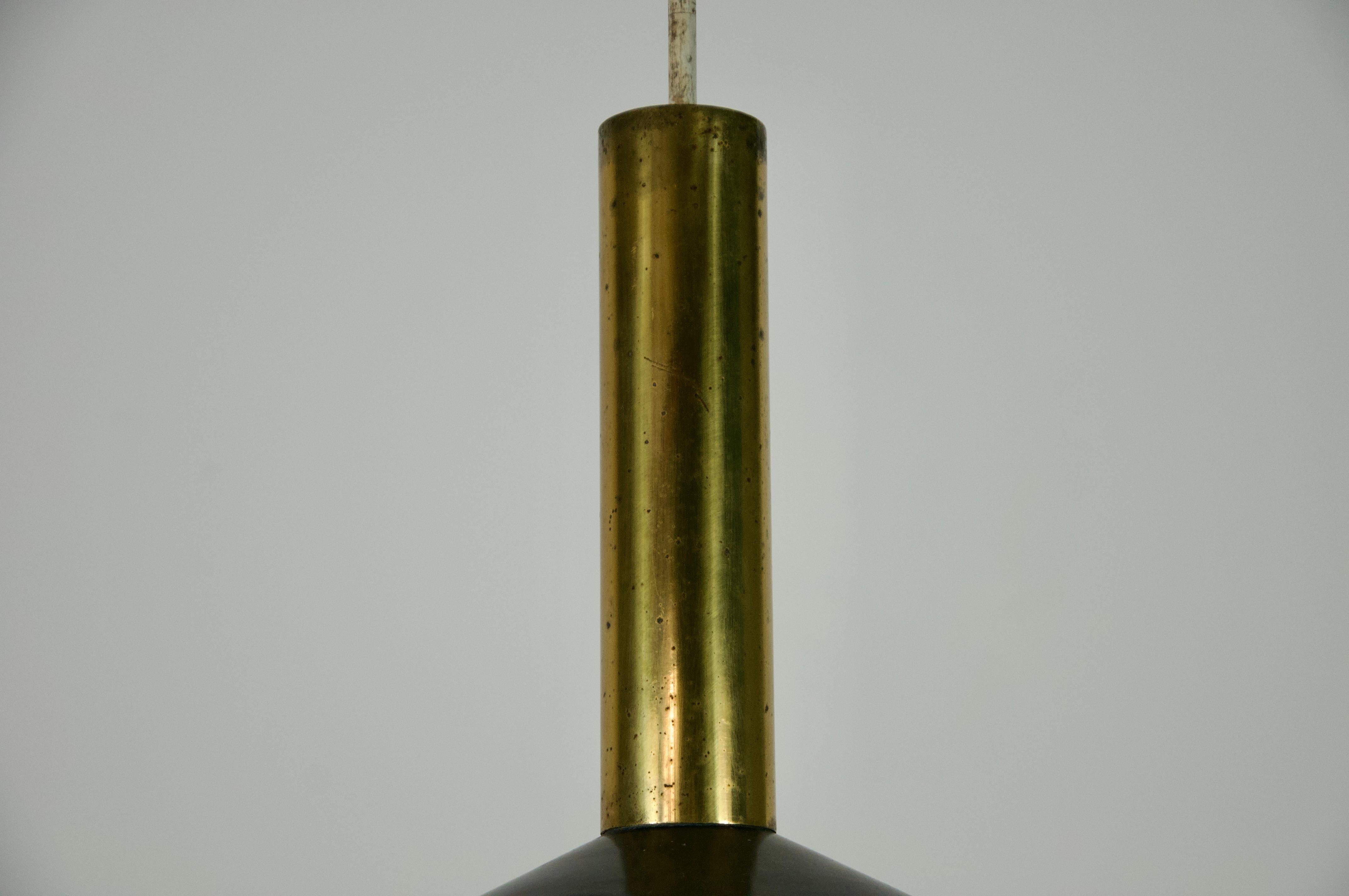 Lampada da soffitto di metà secolo in ottone e vetro opalino di Stilnovo, Italia, anni '60 in vendita 5