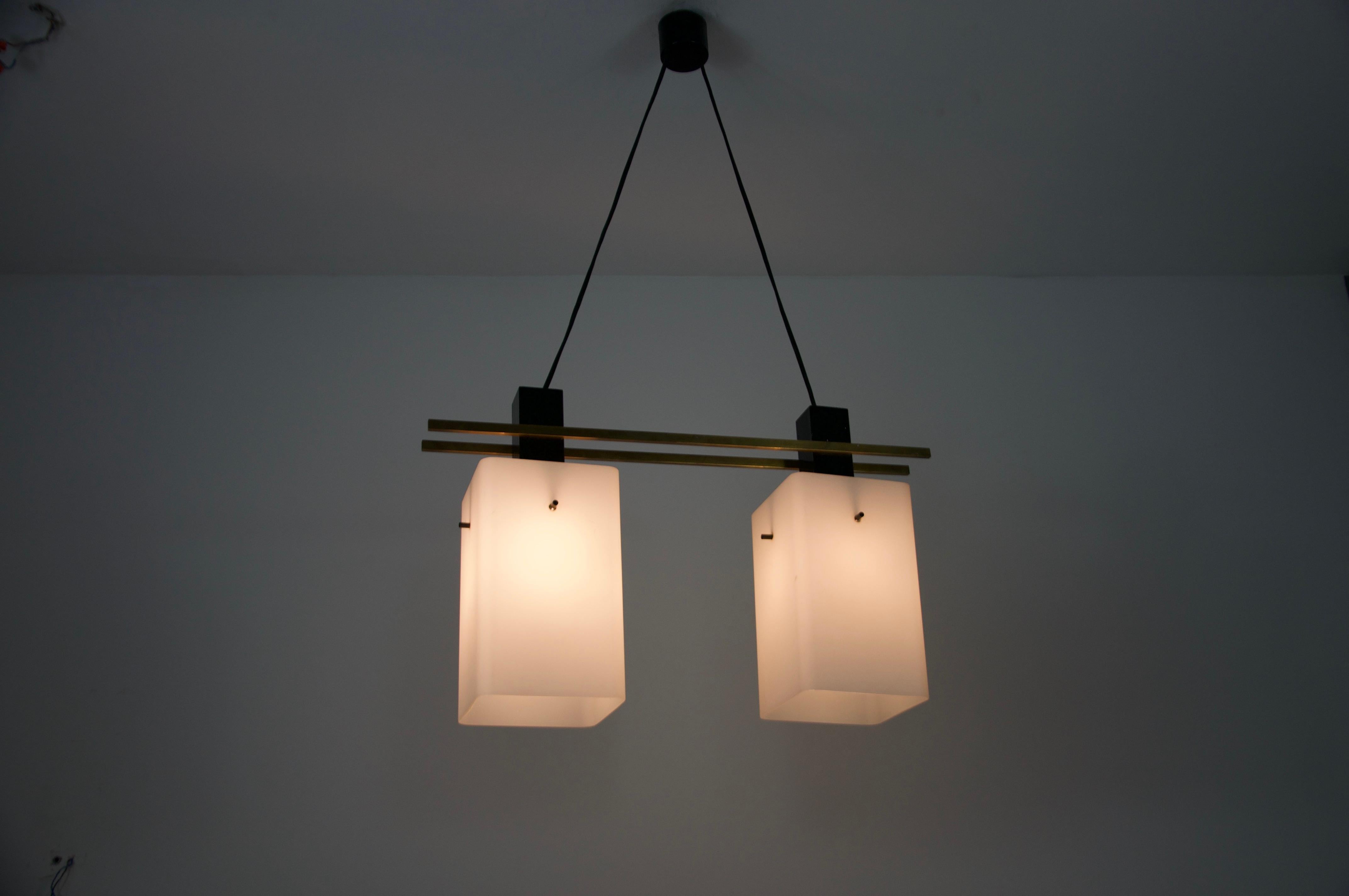 Deckenleuchte aus Messing und Opalglas aus der Mitte des Jahrhunderts von Stilnovo, Italien, 1960er Jahre im Angebot 5