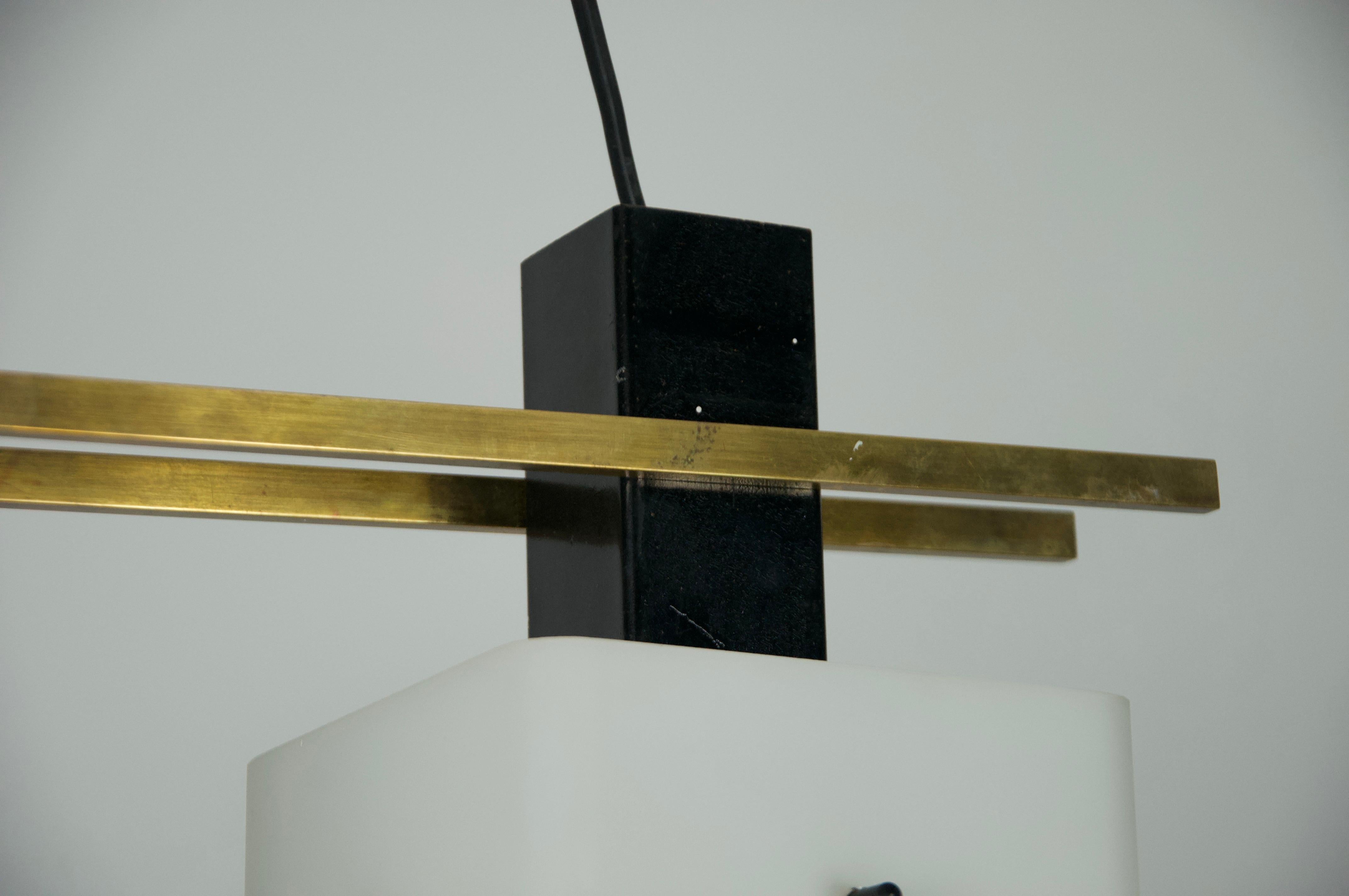 Deckenleuchte aus Messing und Opalglas aus der Mitte des Jahrhunderts von Stilnovo, Italien, 1960er Jahre im Angebot 2