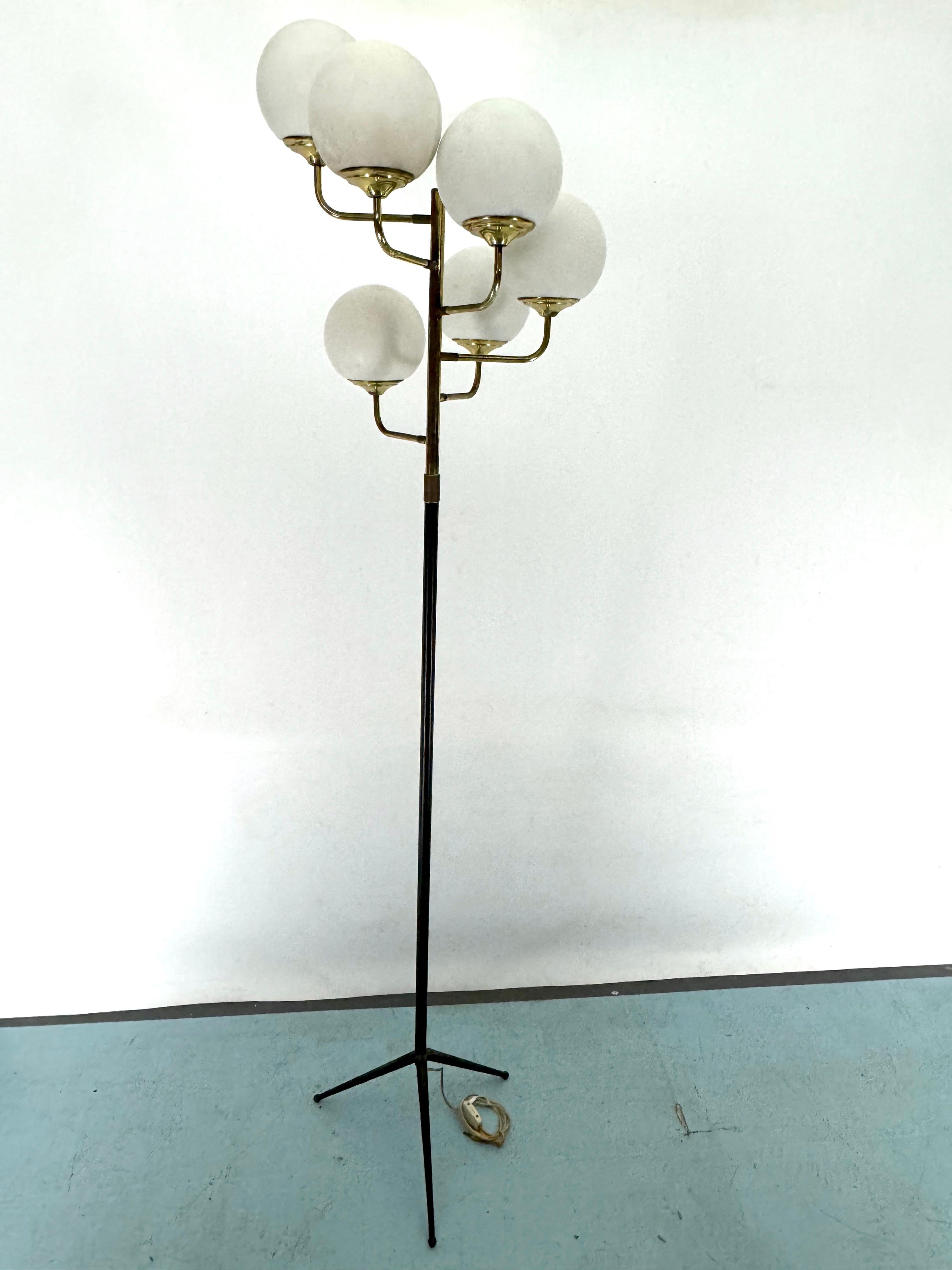 Mid-Century six arms floor lamp in Stilnovo manner. Italy 1950s For Sale 3