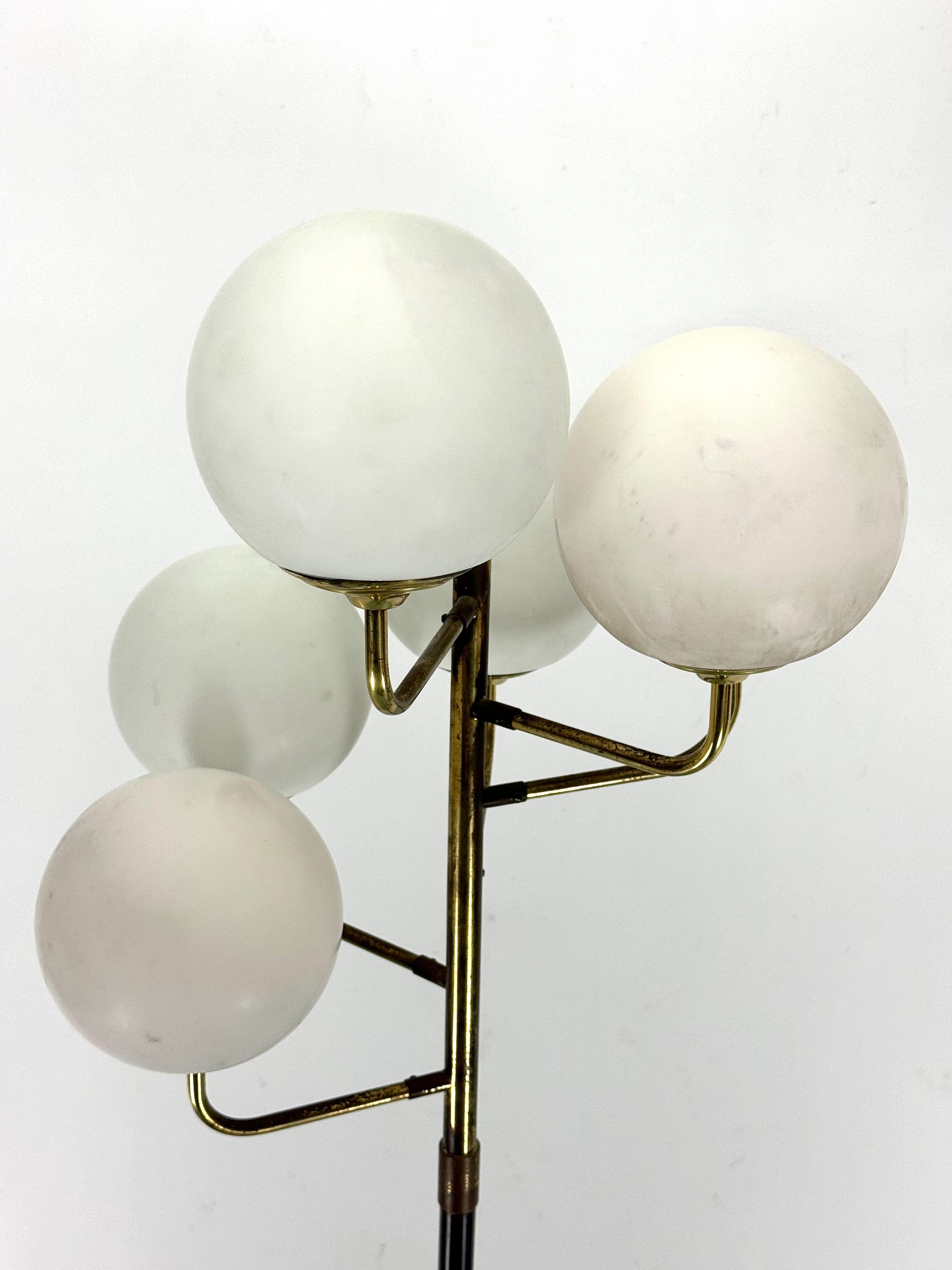 Mid-Century six arms floor lamp in Stilnovo manner. Italy 1950s For Sale 1
