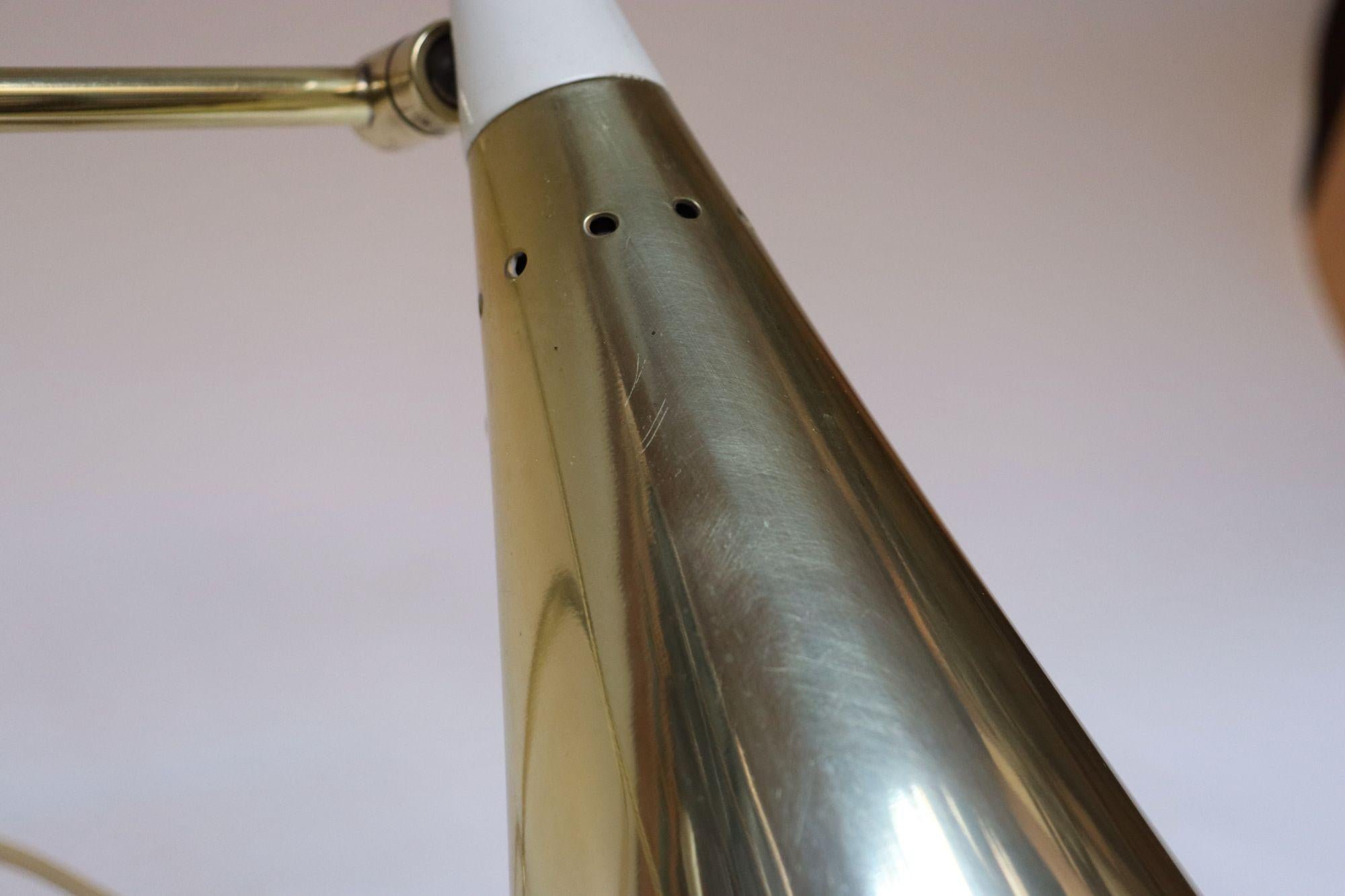 Mid-Century Brass and Painted Metal Twin Shade Table Lamp Attributed to Laurel For Sale 6