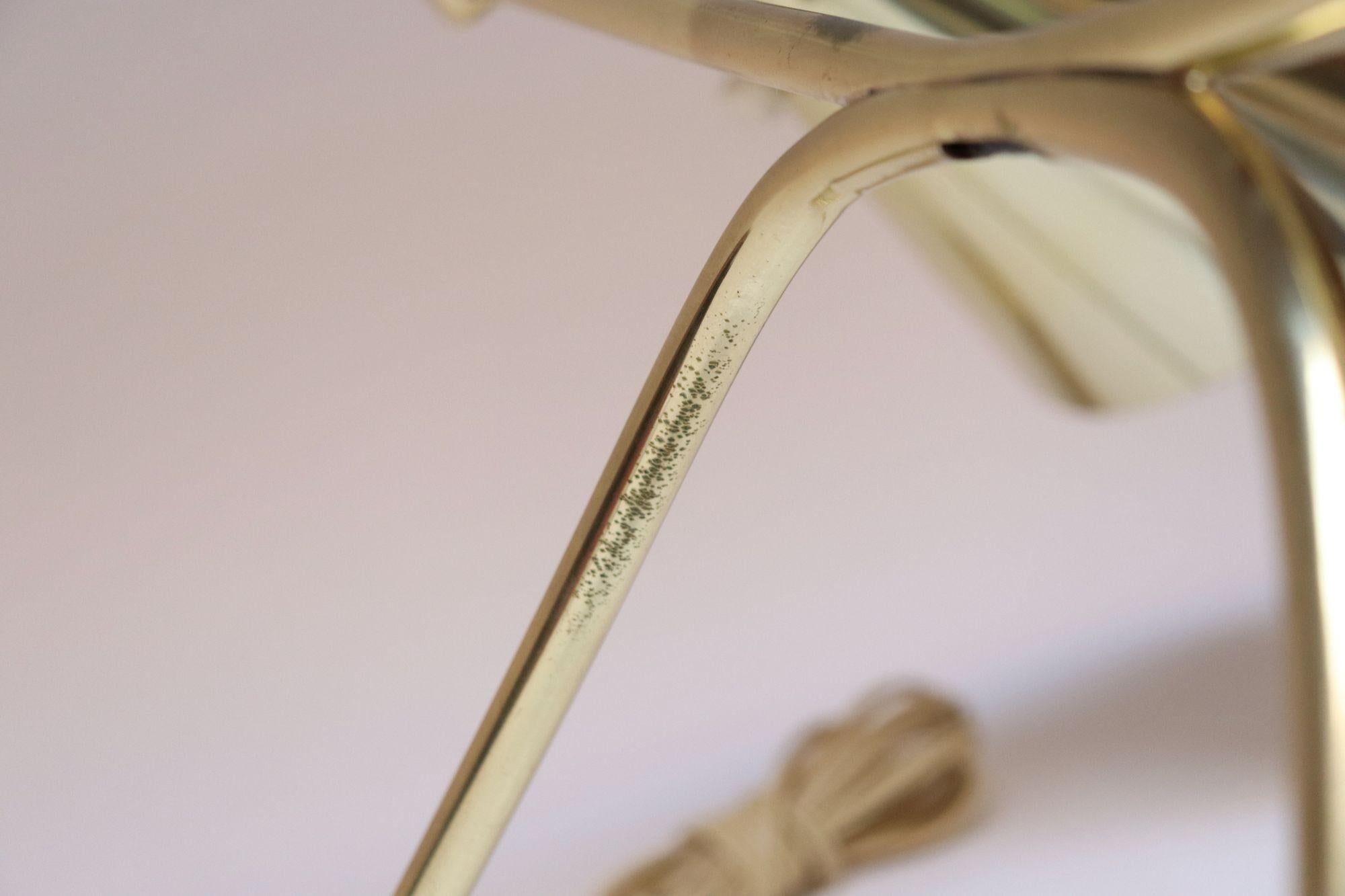 Mid-Century Brass and Painted Metal Twin Shade Table Lamp Attributed to Laurel For Sale 3