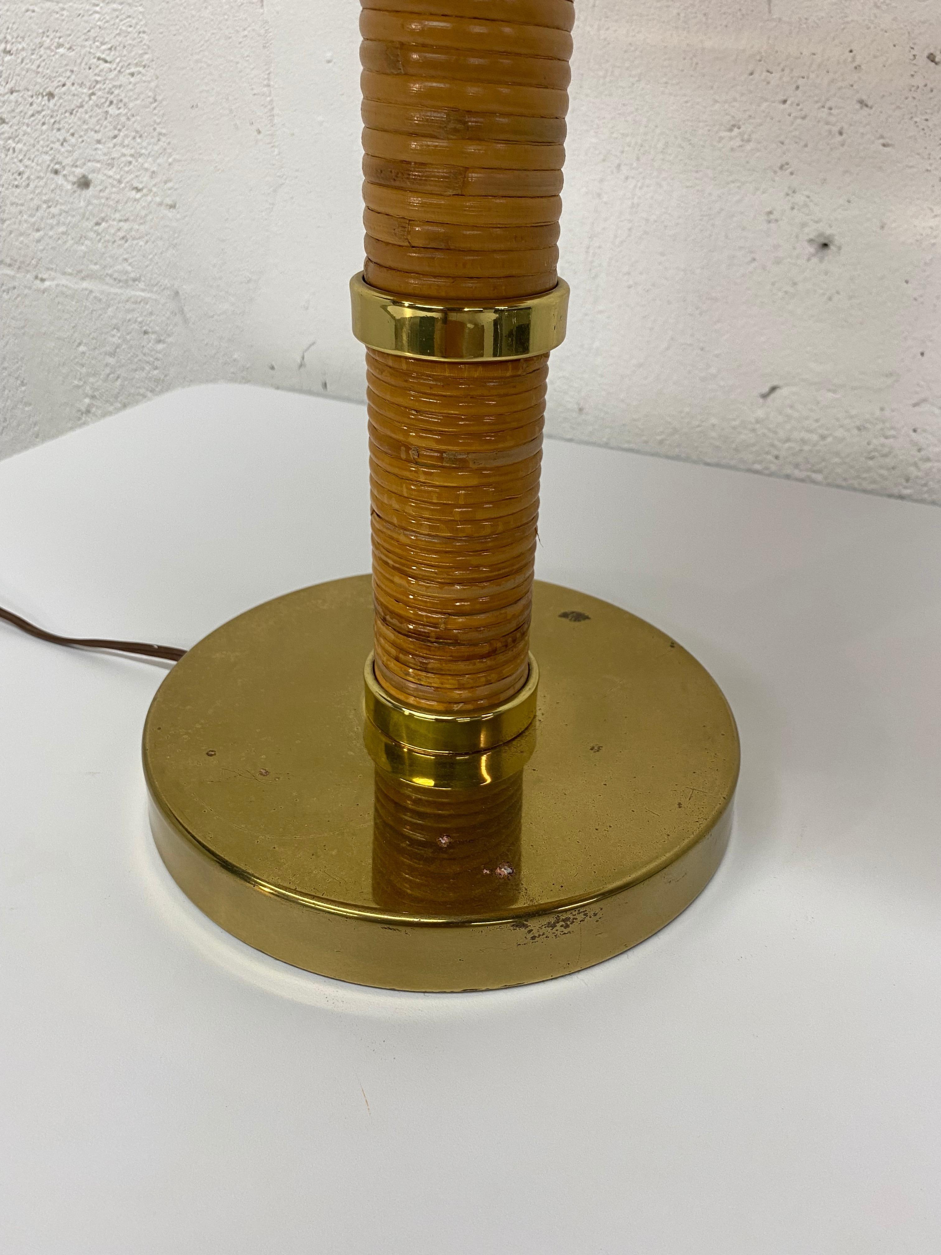 Mid-Century Brass and Rattan Table Lamp with Ribbed Shade In Good Condition In Miami, FL