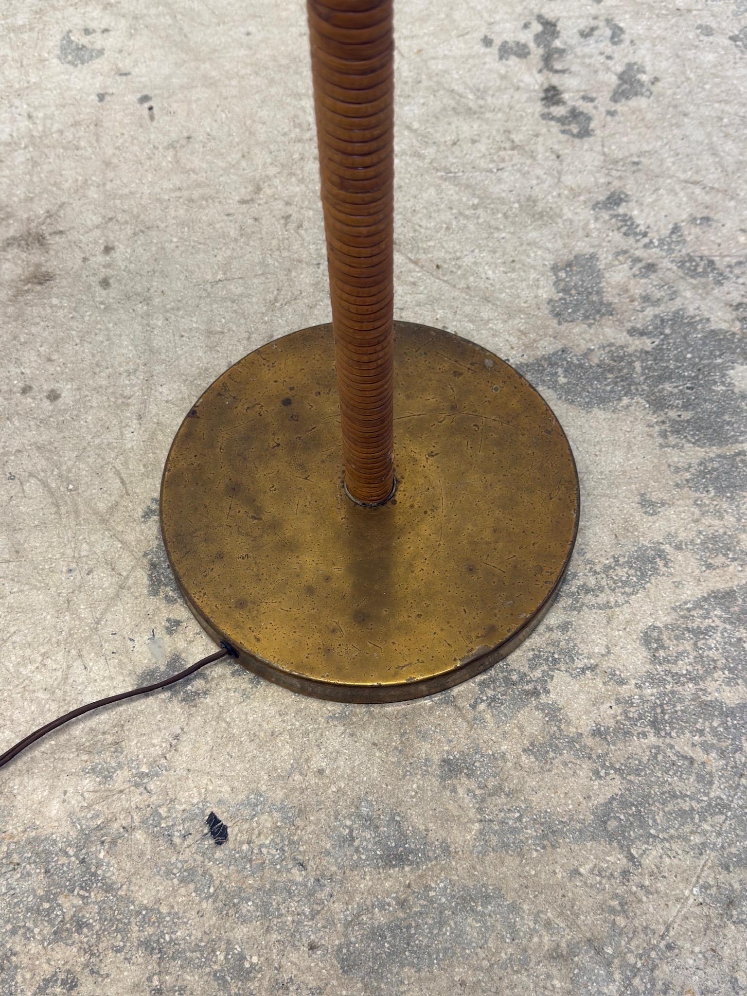 Mid-Century Brass and Rattan Wrapped Floor Lamp With Wicker Shade, 1960s For Sale 12