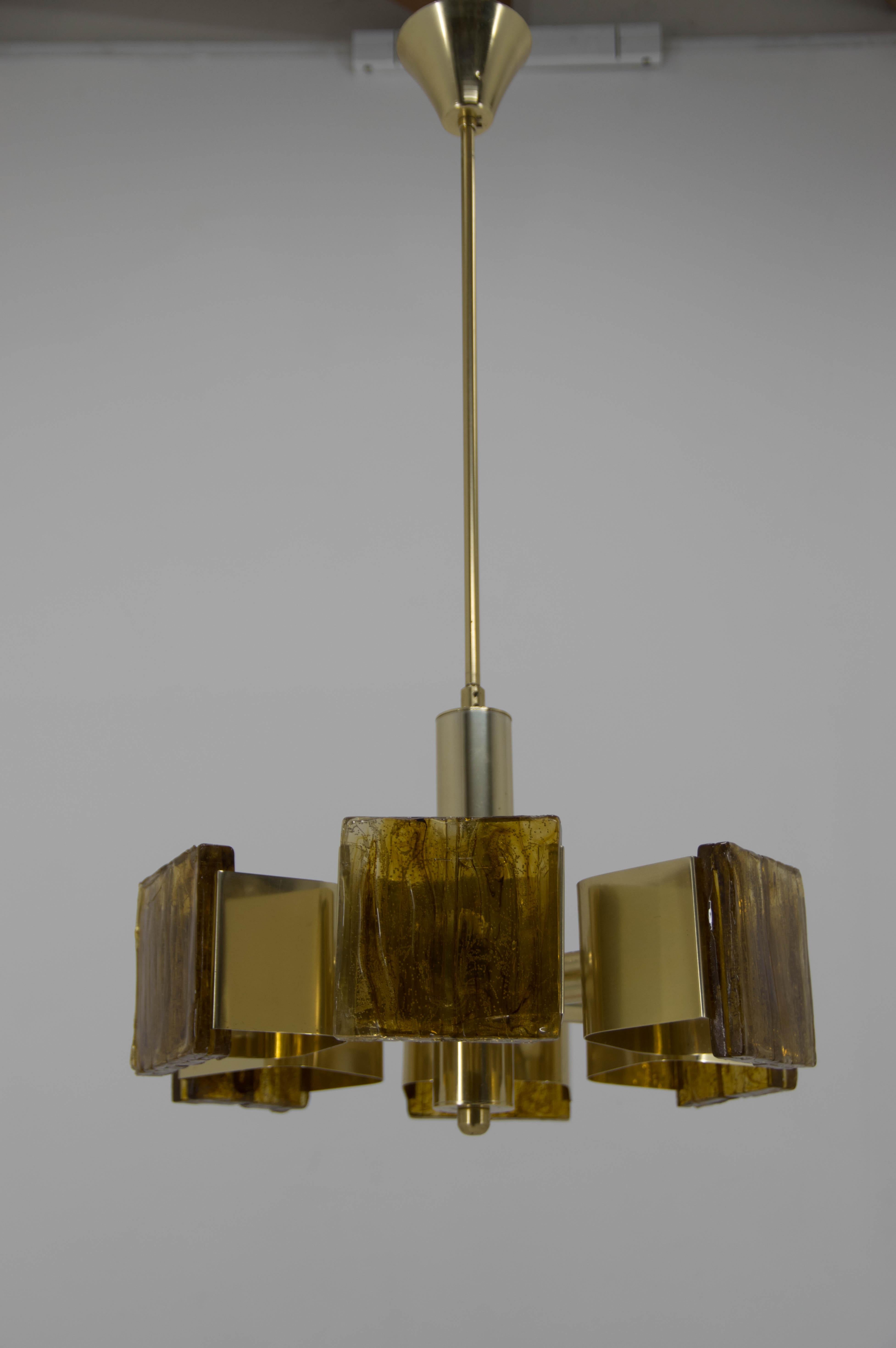 Brass and plastic chandelier by Szarvasi Vas with amber look shades. Very good condition. 6 x 40W, E14 or E12 bulbs. Price per 1 item. Two items available.