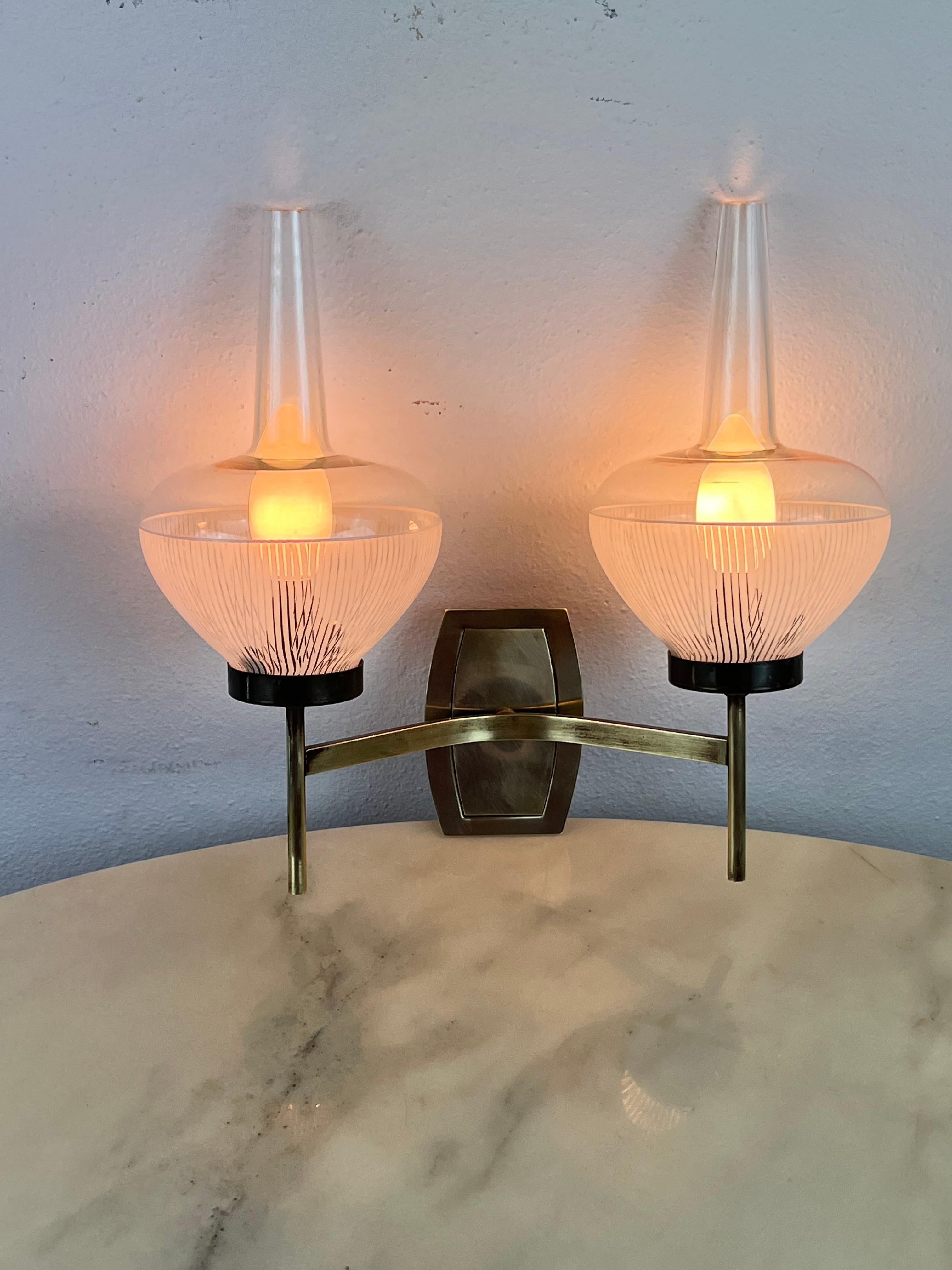 Mid-Century Brass and Ribbed Glass Wall Light Italian design  1960s For Sale 1