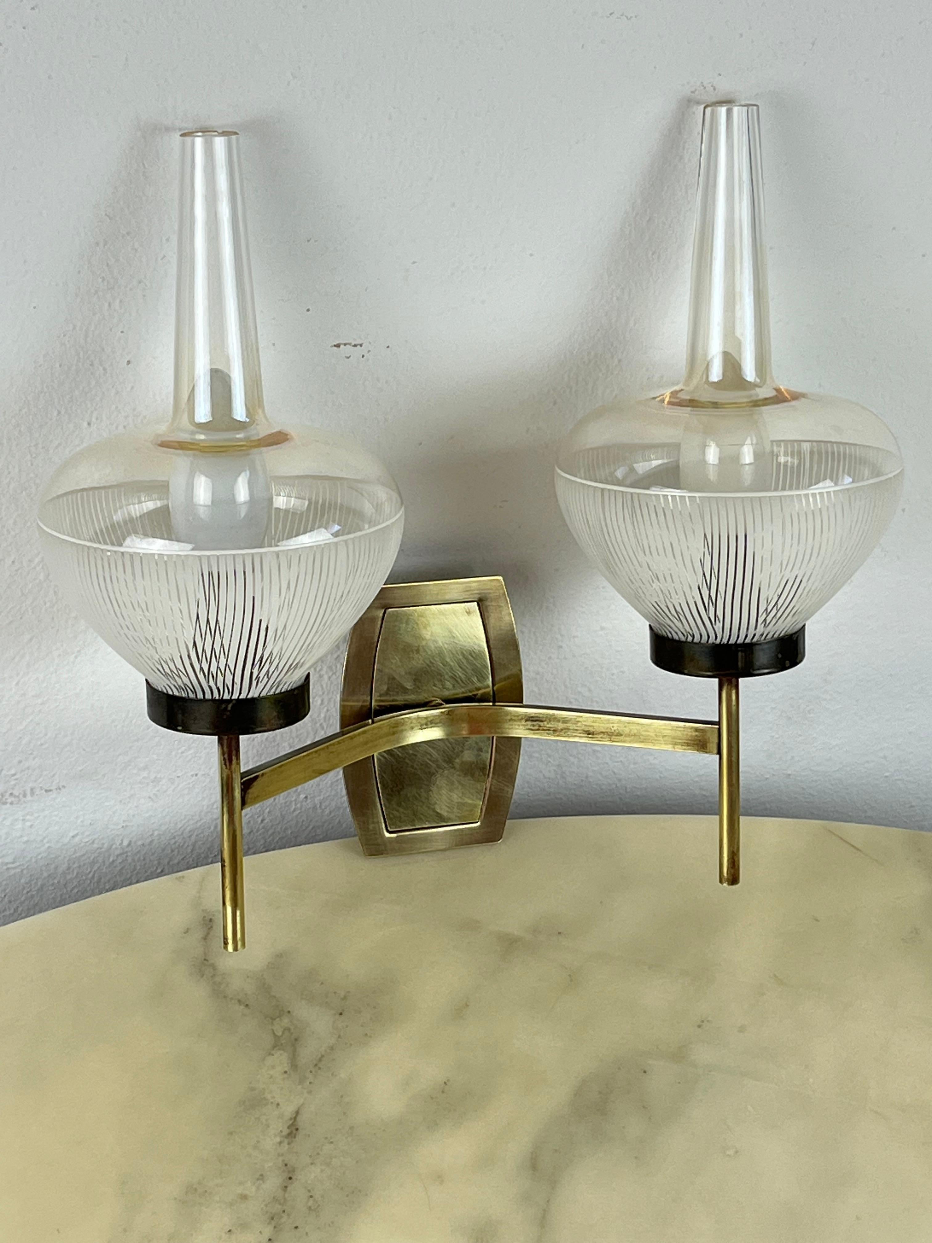 Mid-Century Brass and Ribbed Glass Wall Light Italian design  1960s For Sale 2