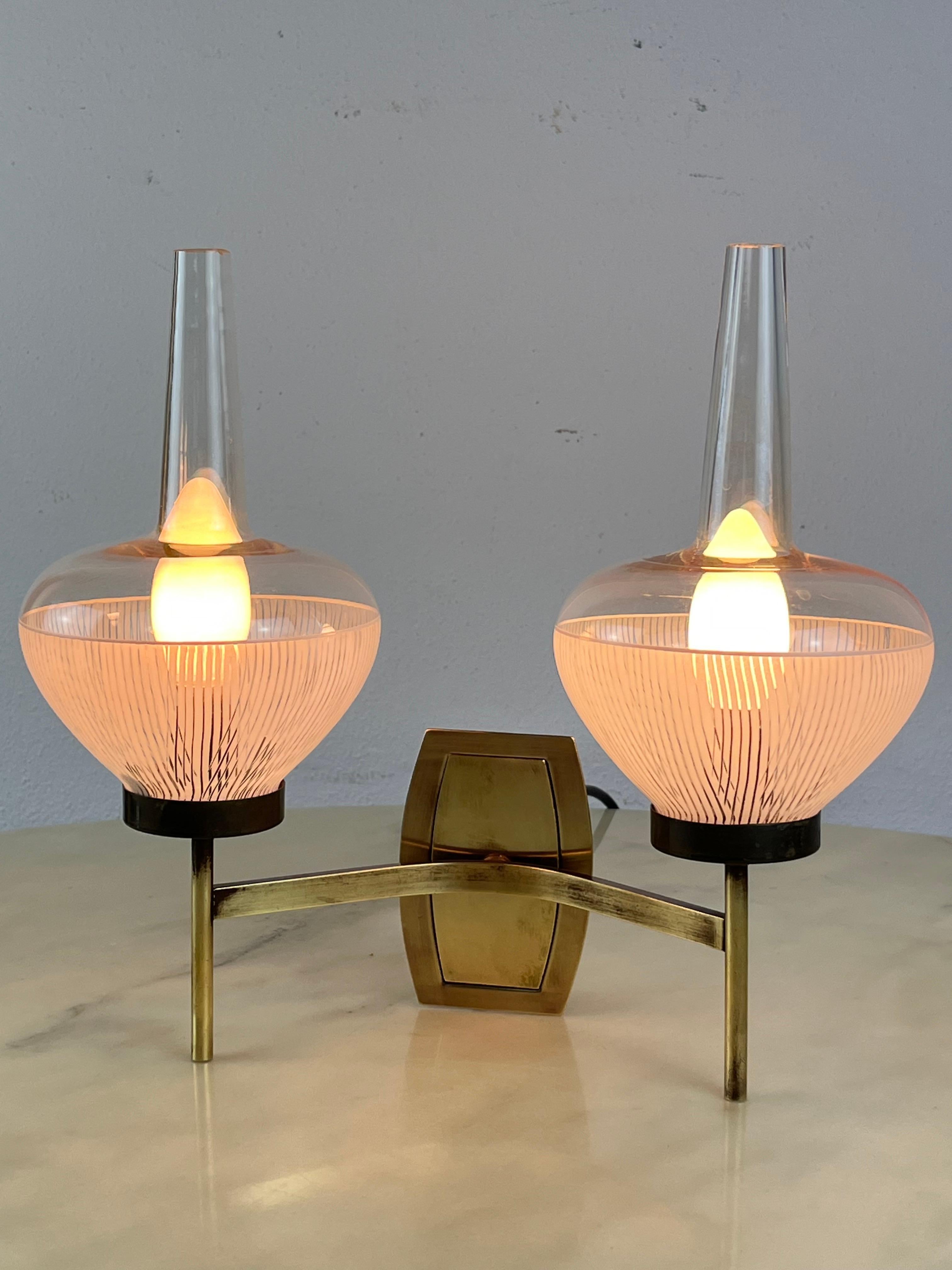 Mid-Century Brass and Ribbed Glass Wall Light Italian design  1960s For Sale 4