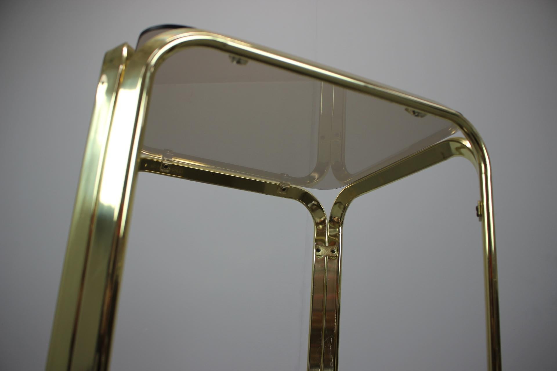 Table à thé en laiton et verre fumé du milieu du siècle, 1970, Allemagne Bon état - En vente à Praha, CZ