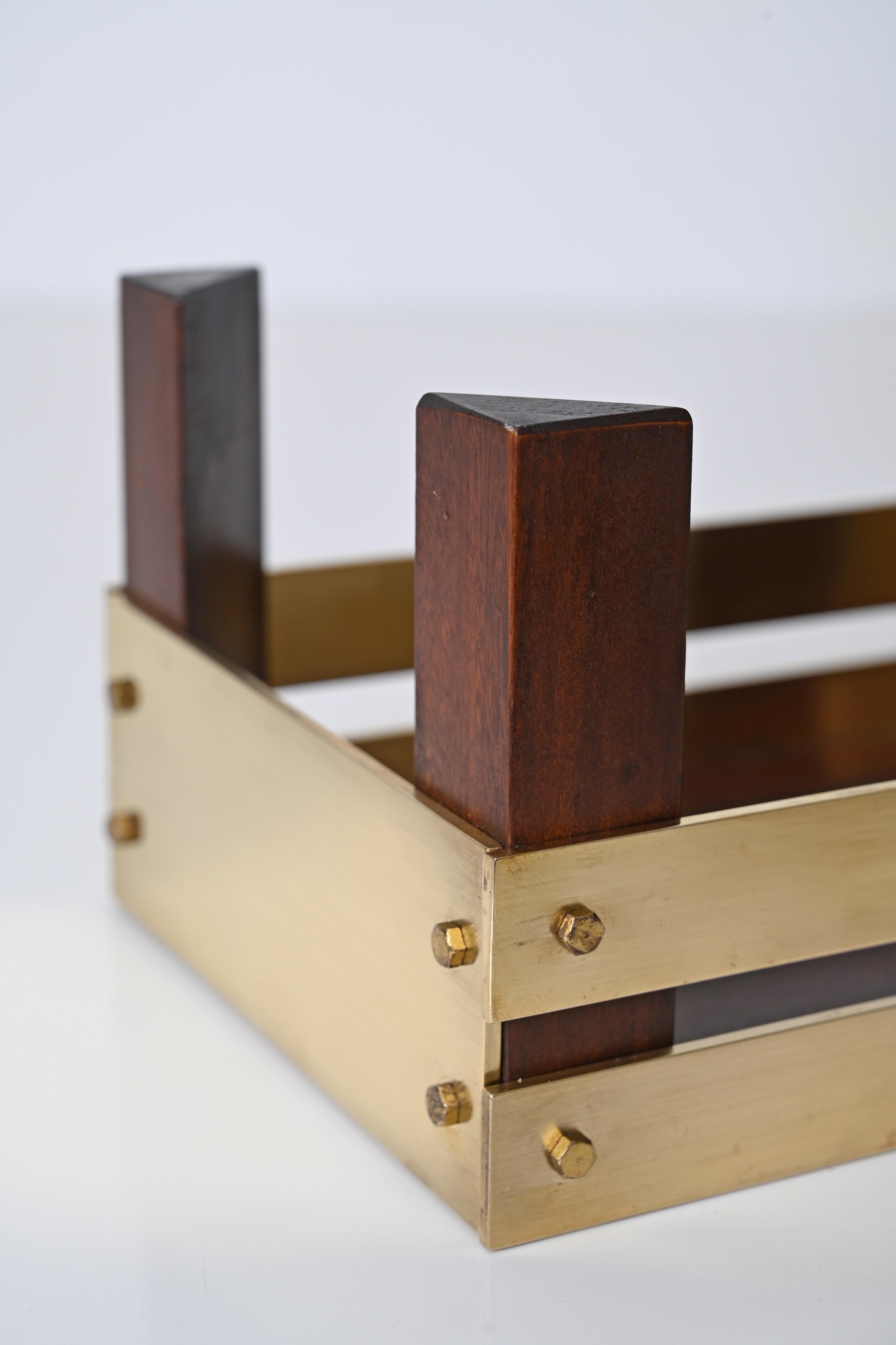 Mid-Century Brass and Walnut Pocket Emptier by Tommaso Barbi, Italy 1970s For Sale 7