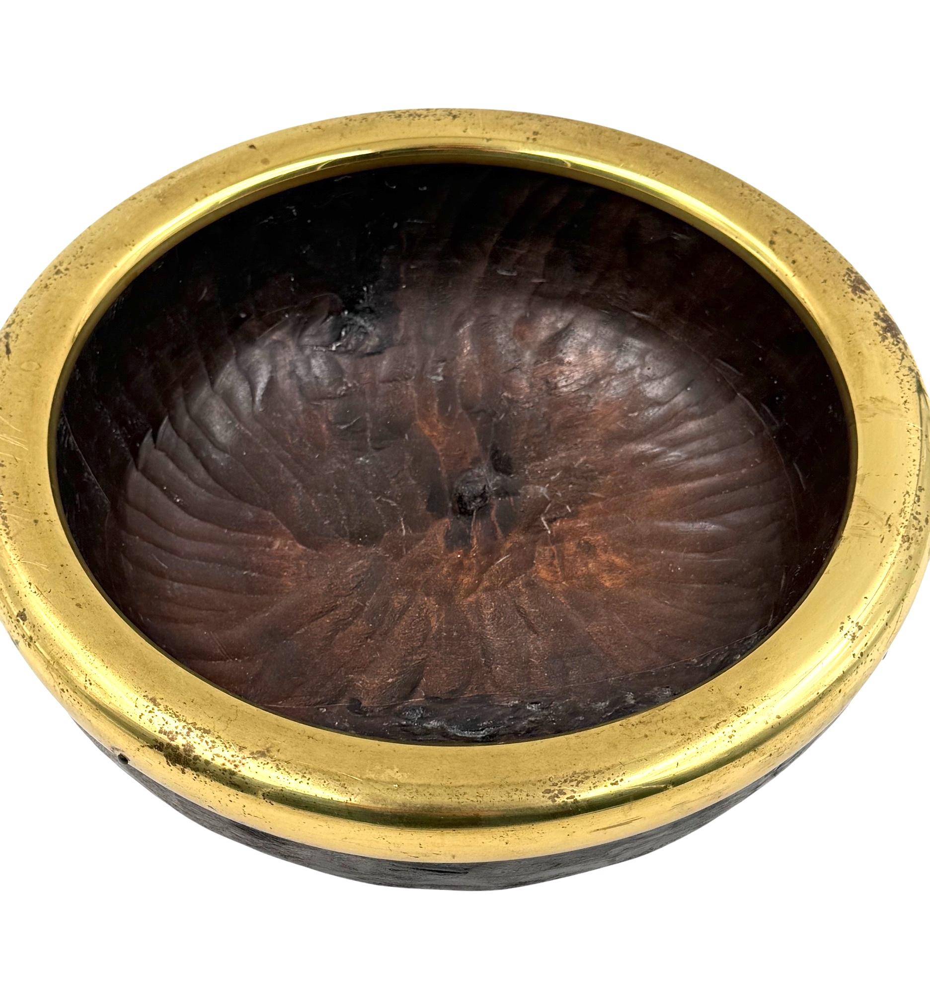 Mid-century brass and wood bowl, Italy 1970s For Sale 4