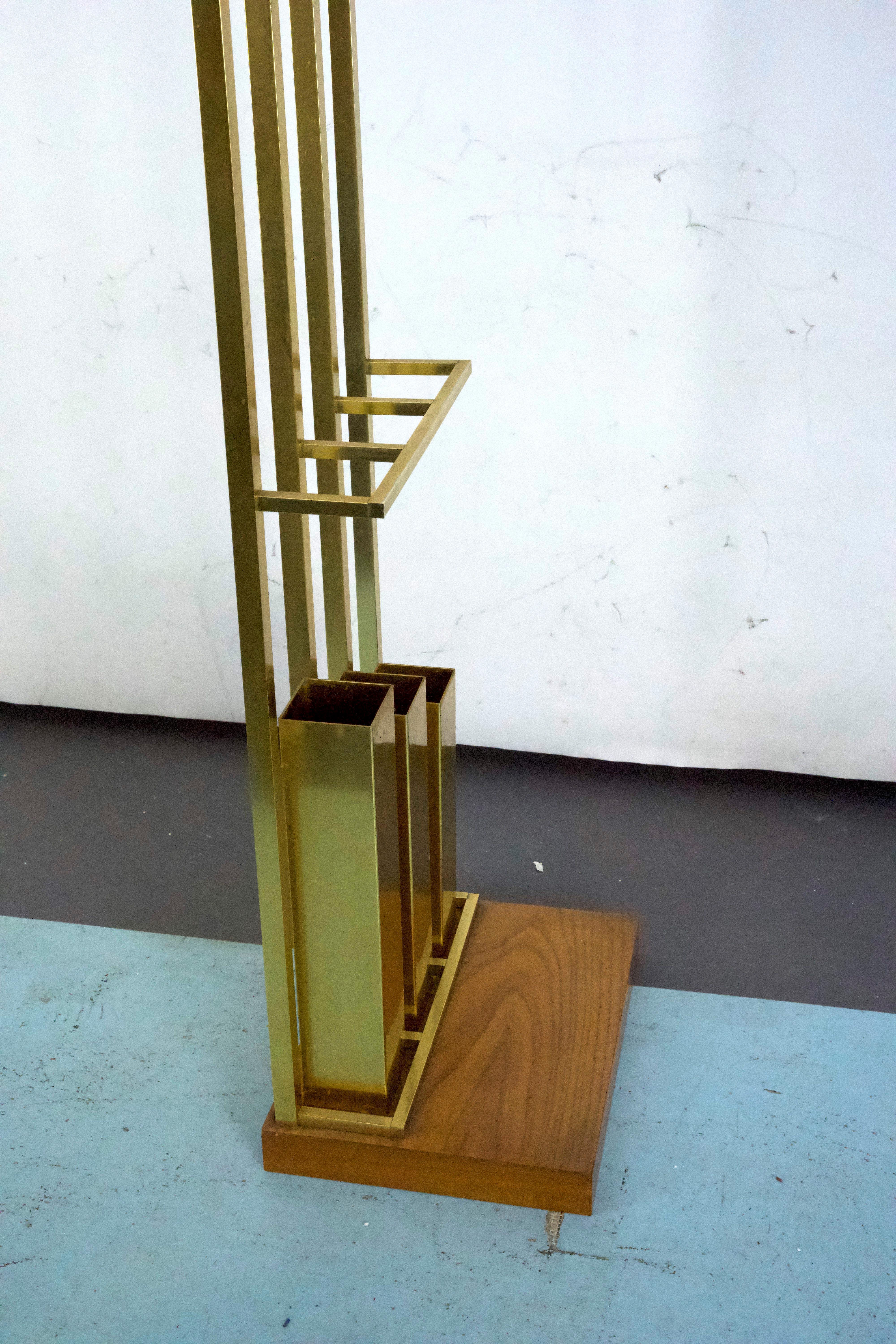 Appendiabiti in ottone e legno di metà secolo. Italia anni '70 in vendita 11