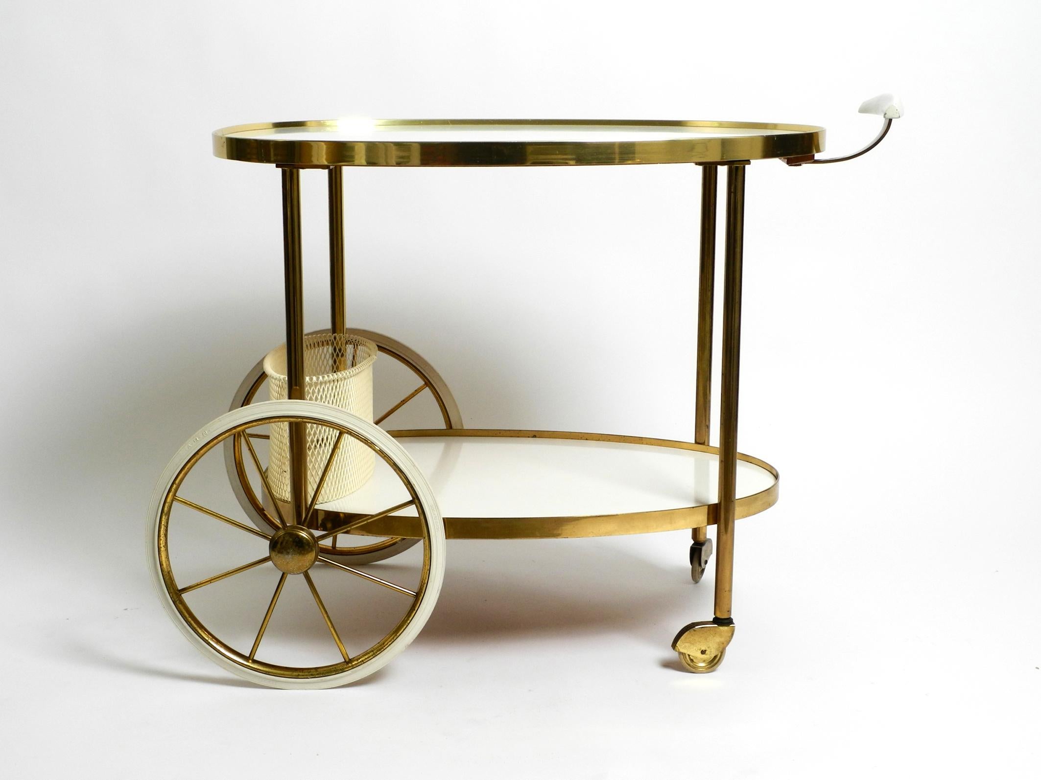 Mid Century brass and wood serving trolley or bar cart by Vereinigte Werkstätten For Sale 11