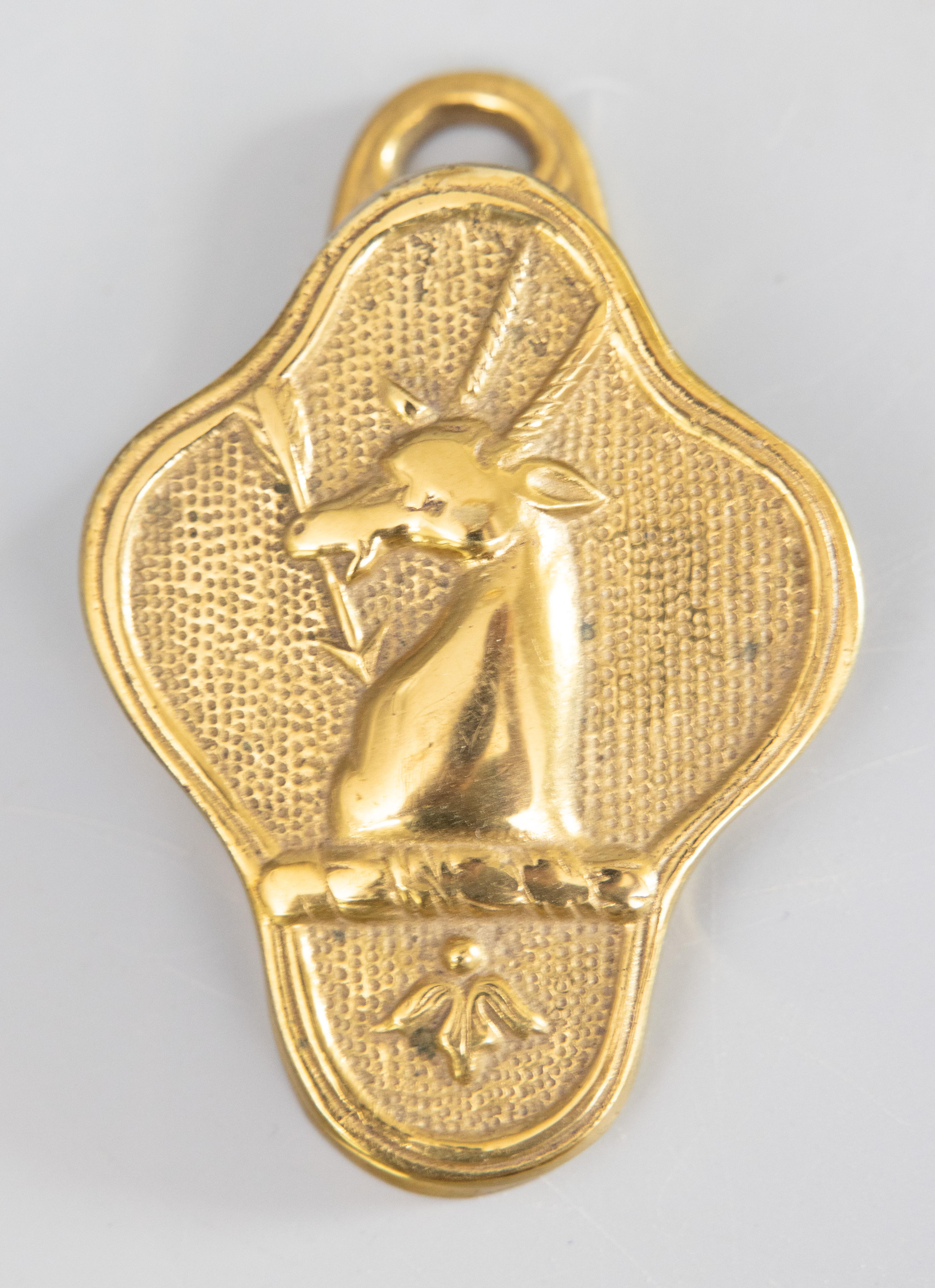 Metà XX secolo Lettera o graffetta da scrivania in ottone della metà del secolo scorso in vendita