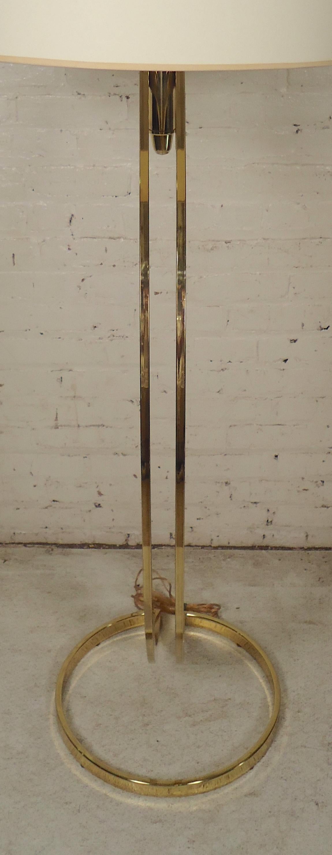 Vintage modern floor lamp with arching base and large shade. Milo Baughman thick brass style design.
(Please confirm item location - NY or NJ - with dealer).
 