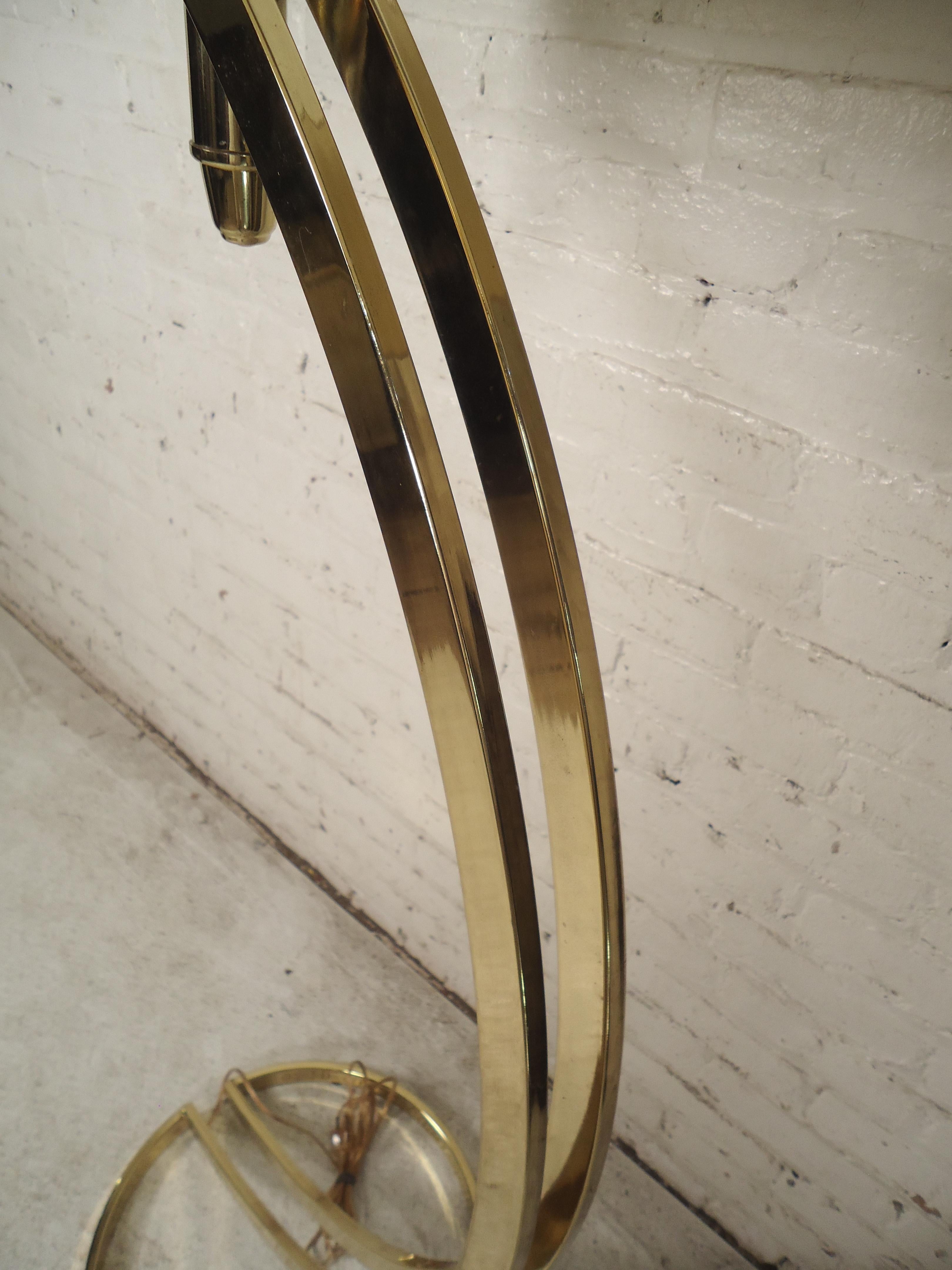 Midcentury Brass Arch Lamp In Good Condition In Brooklyn, NY