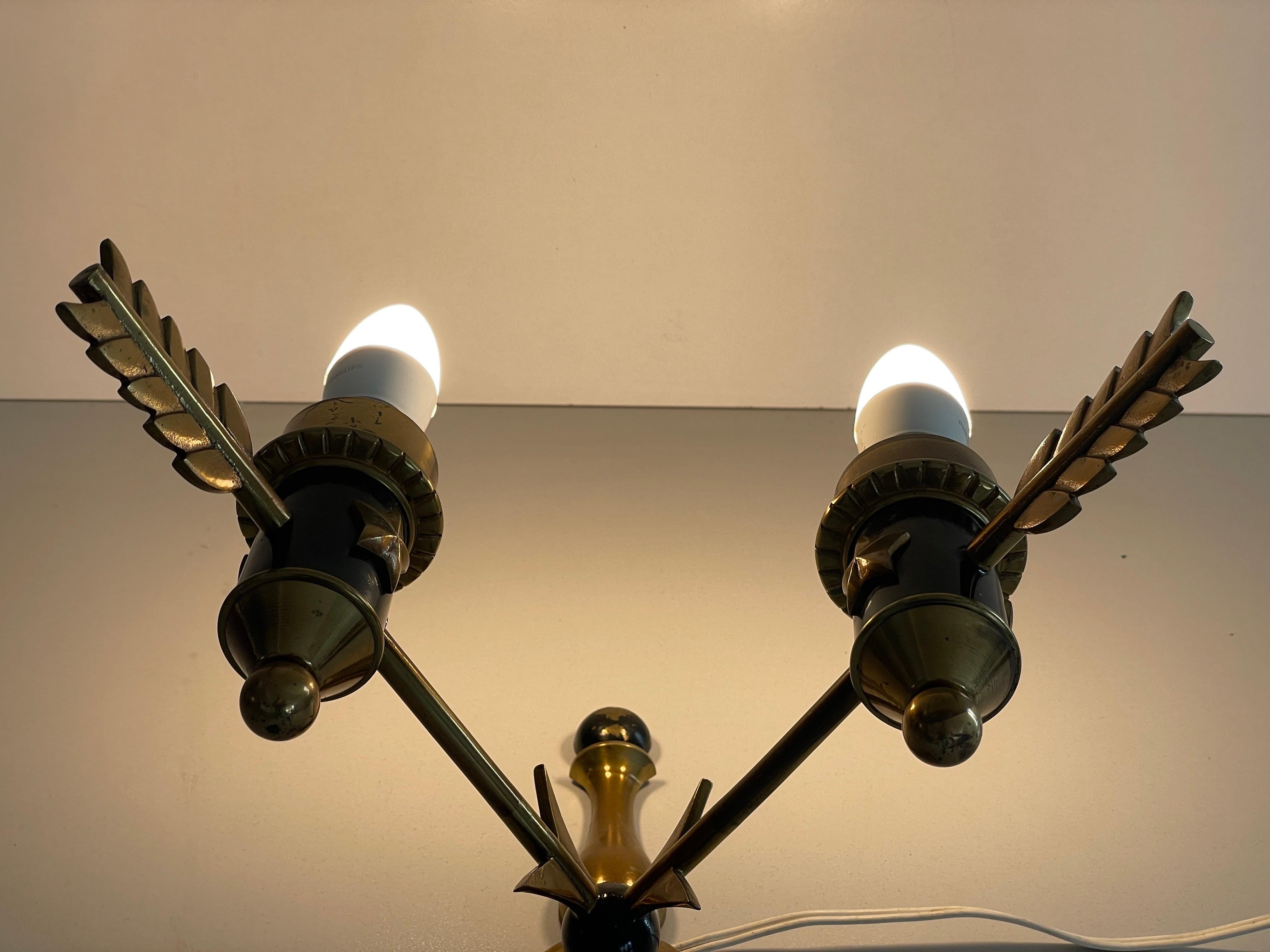 Paire d'appliques Arrow en laiton du milieu du siècle, 1960, France en vente 10