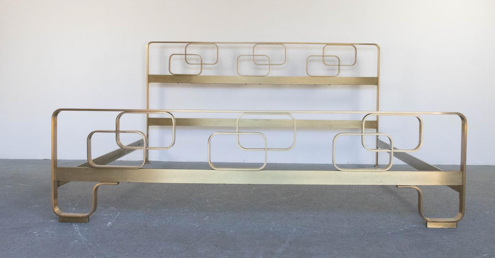 Mid-Century Brass Bed by Luciano Frigerio, 1970s For Sale 2
