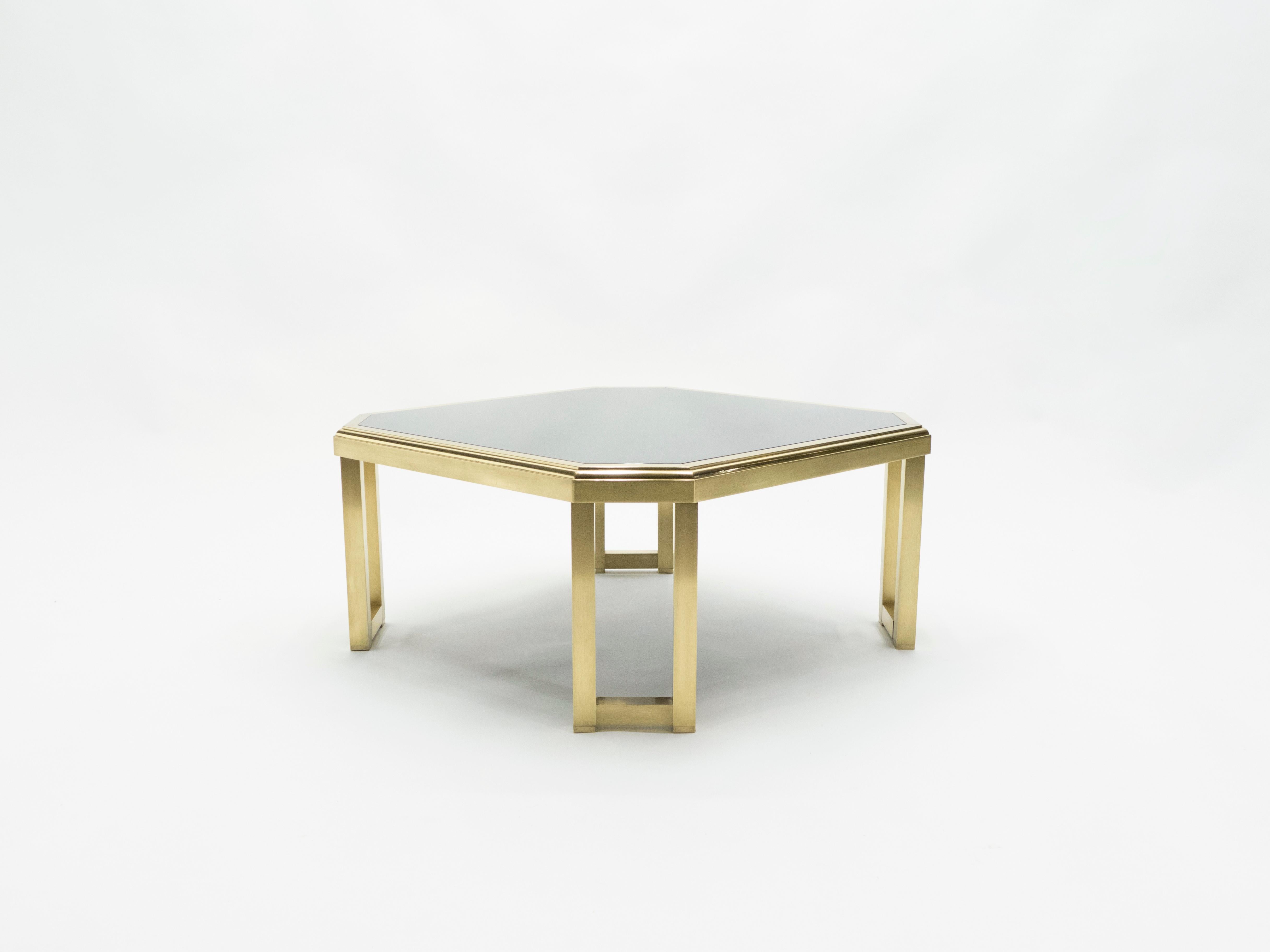 Midcentury Brass Black Opaline End Table by Maison Jansen, 1970s In Good Condition For Sale In Paris, IDF