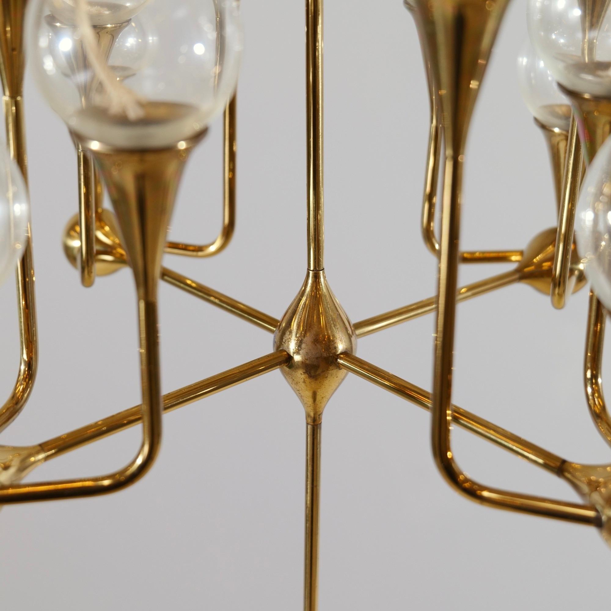 Mid Century Brass Candle Chandelier and Two Matching Sconces by Freddie Andersen In Good Condition In Saarbrücken, SL