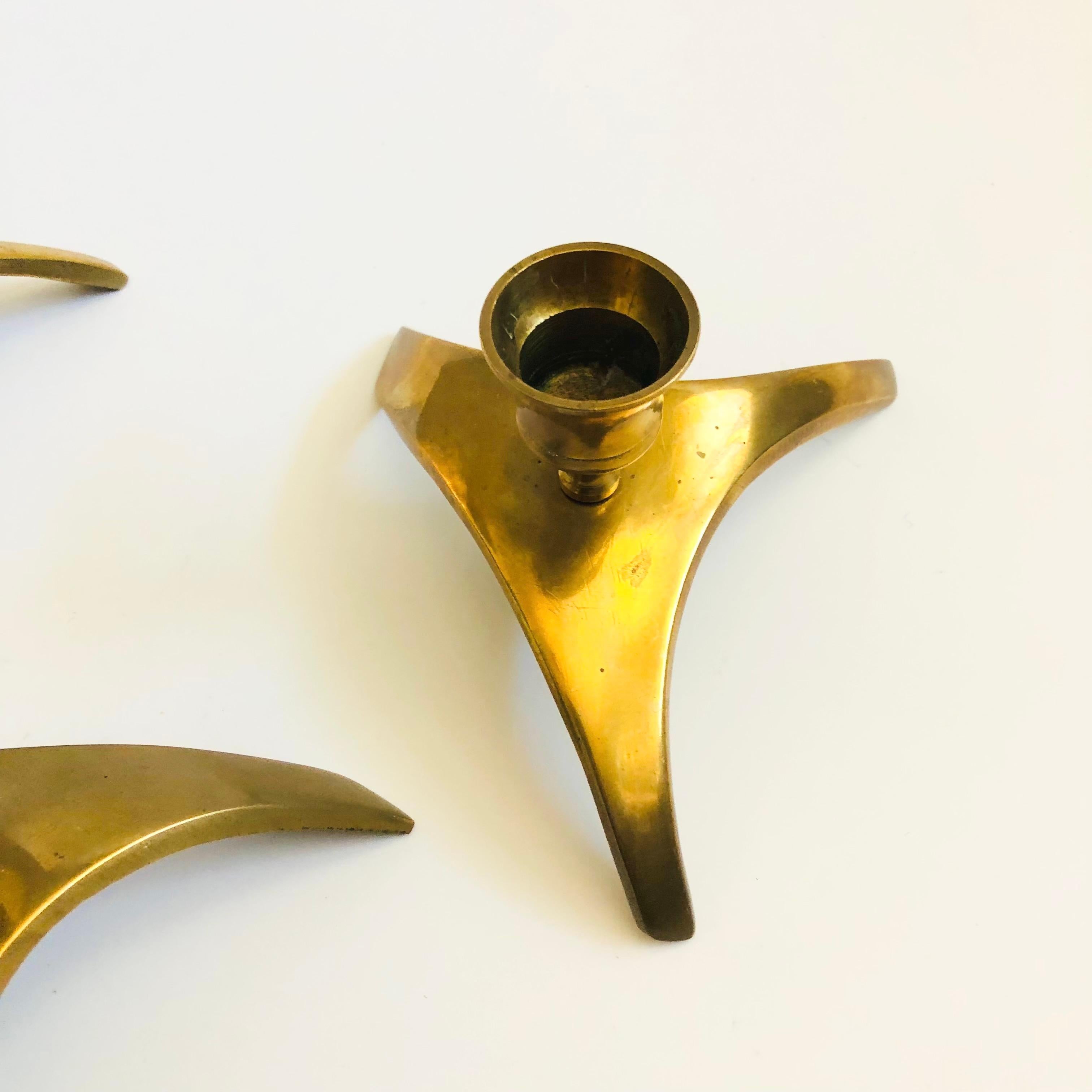 Ottone Portacandele in ottone del Medioevo - Set di 3 in vendita