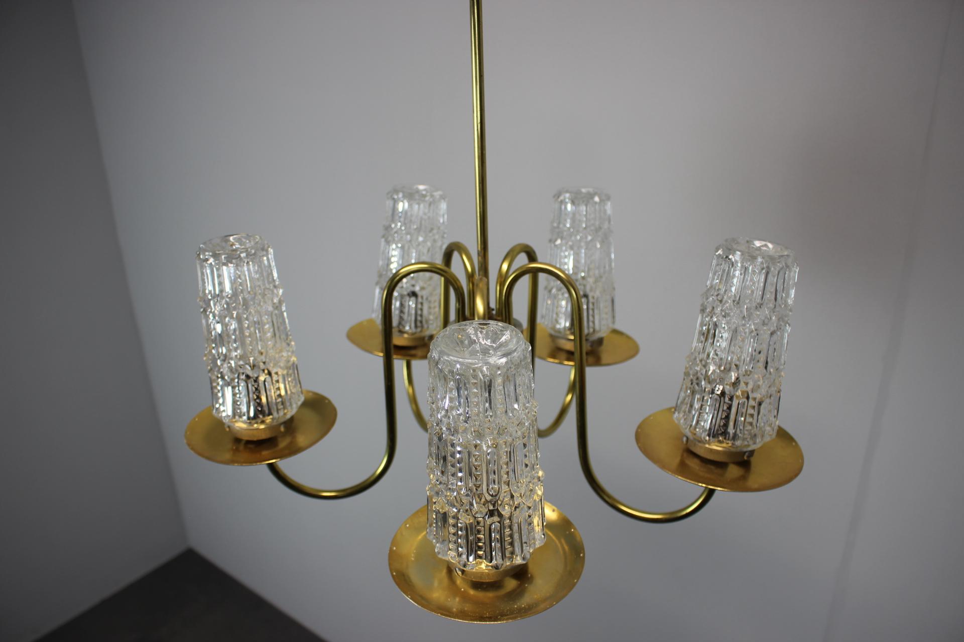 Ottone Lampadario in ottone di metà secolo, anni '70, Cecoslovacchia in vendita