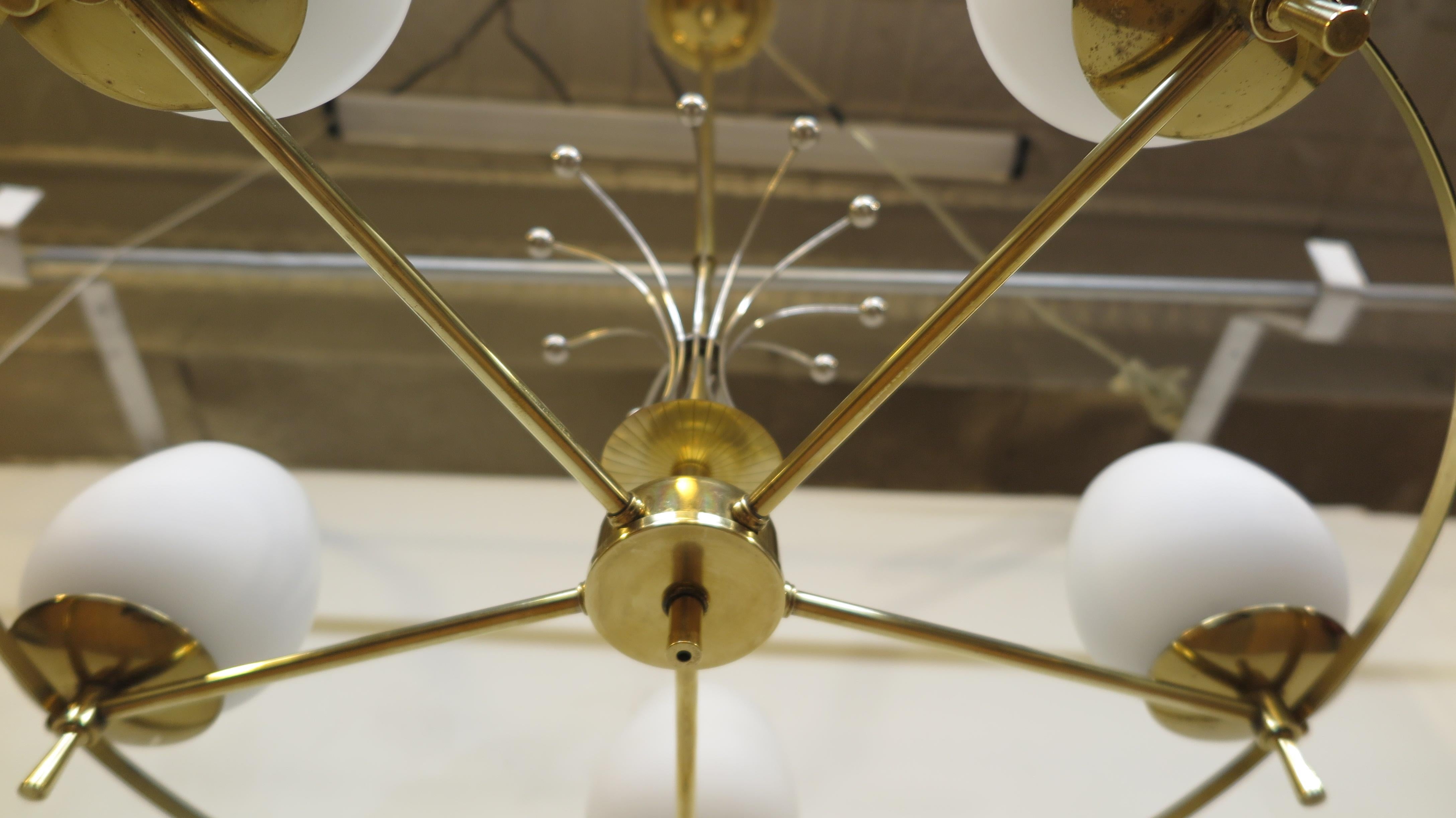 American Mid-Century Brass Chandelier Attributed to Gerald Thurston Lightolier For Sale